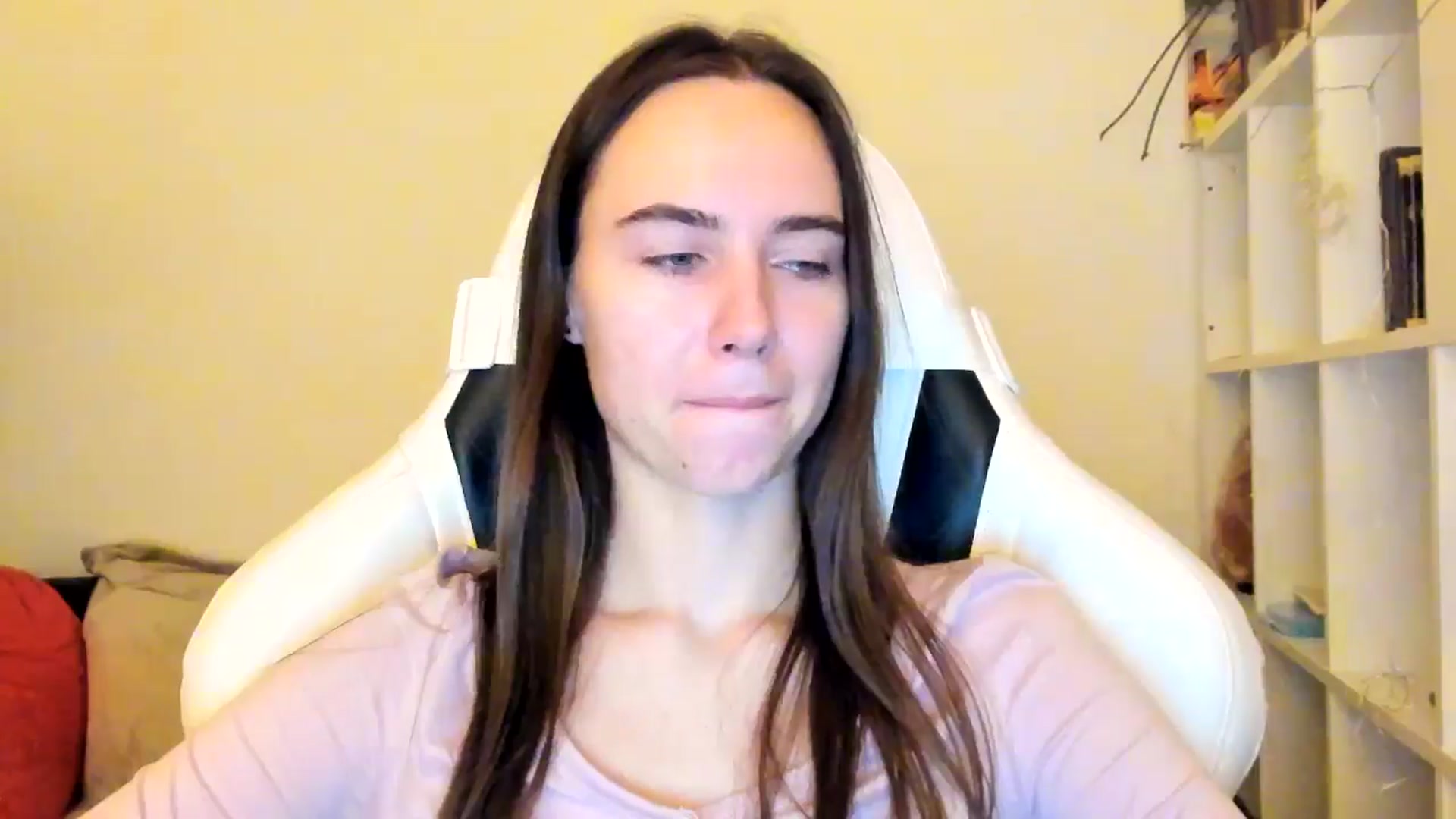 Gallery image thumbnail from OhAlisa's myfreecams stream on, 12/22/2025, 16:33 image 4 of 20