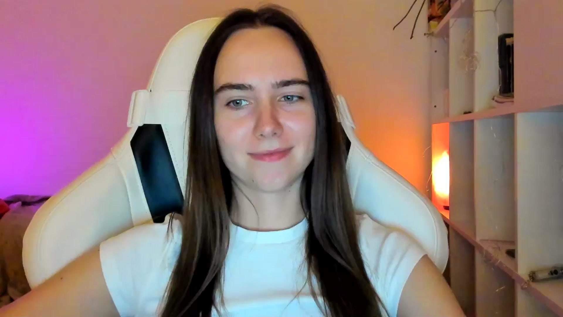 Gallery image thumbnail from OhAlisa's myfreecams stream on, 01/08/2026, 20:11 image 17 of 20
