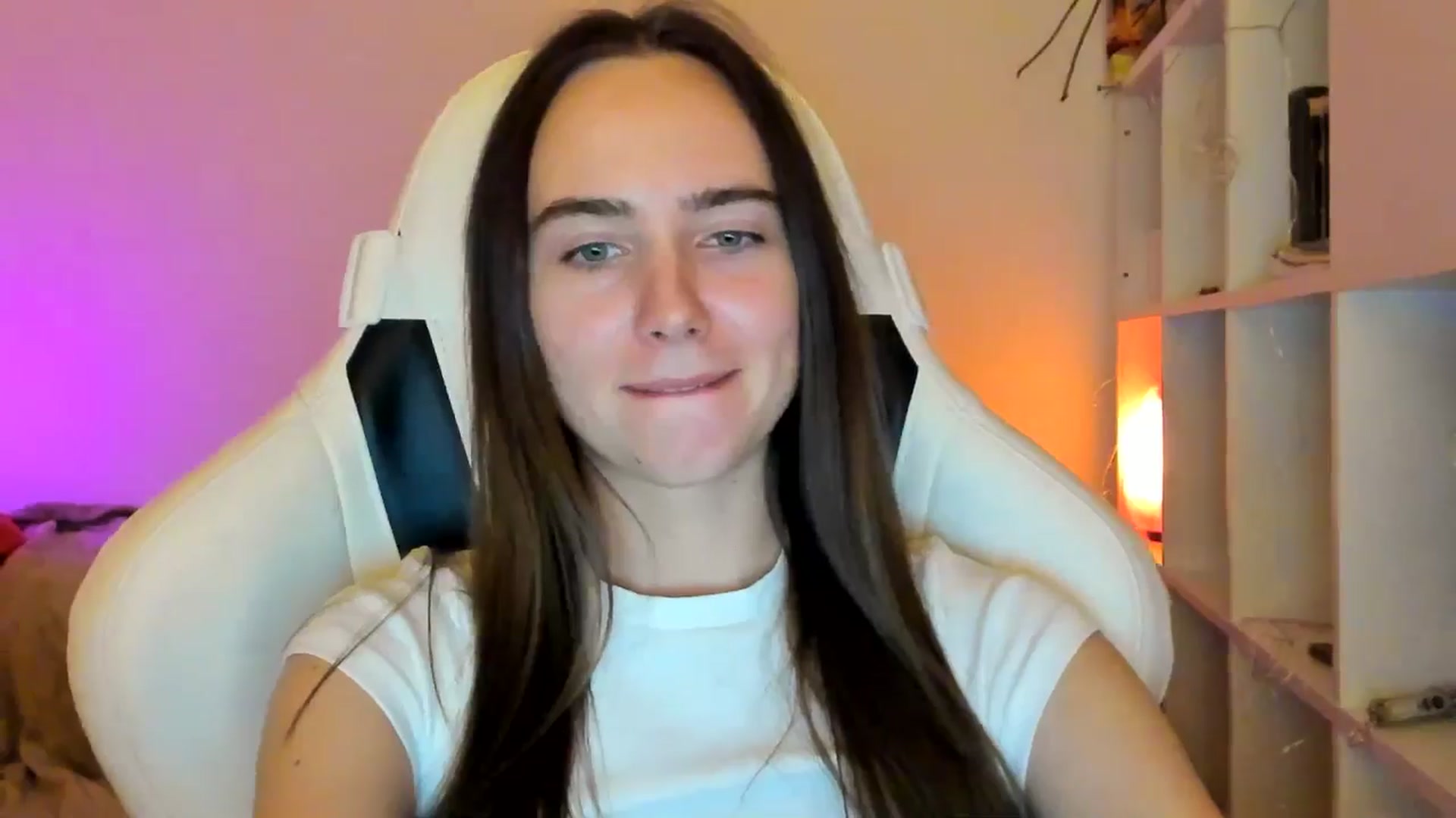 Gallery image thumbnail from OhAlisa's myfreecams stream on, 01/08/2026, 20:11 image 10 of 20