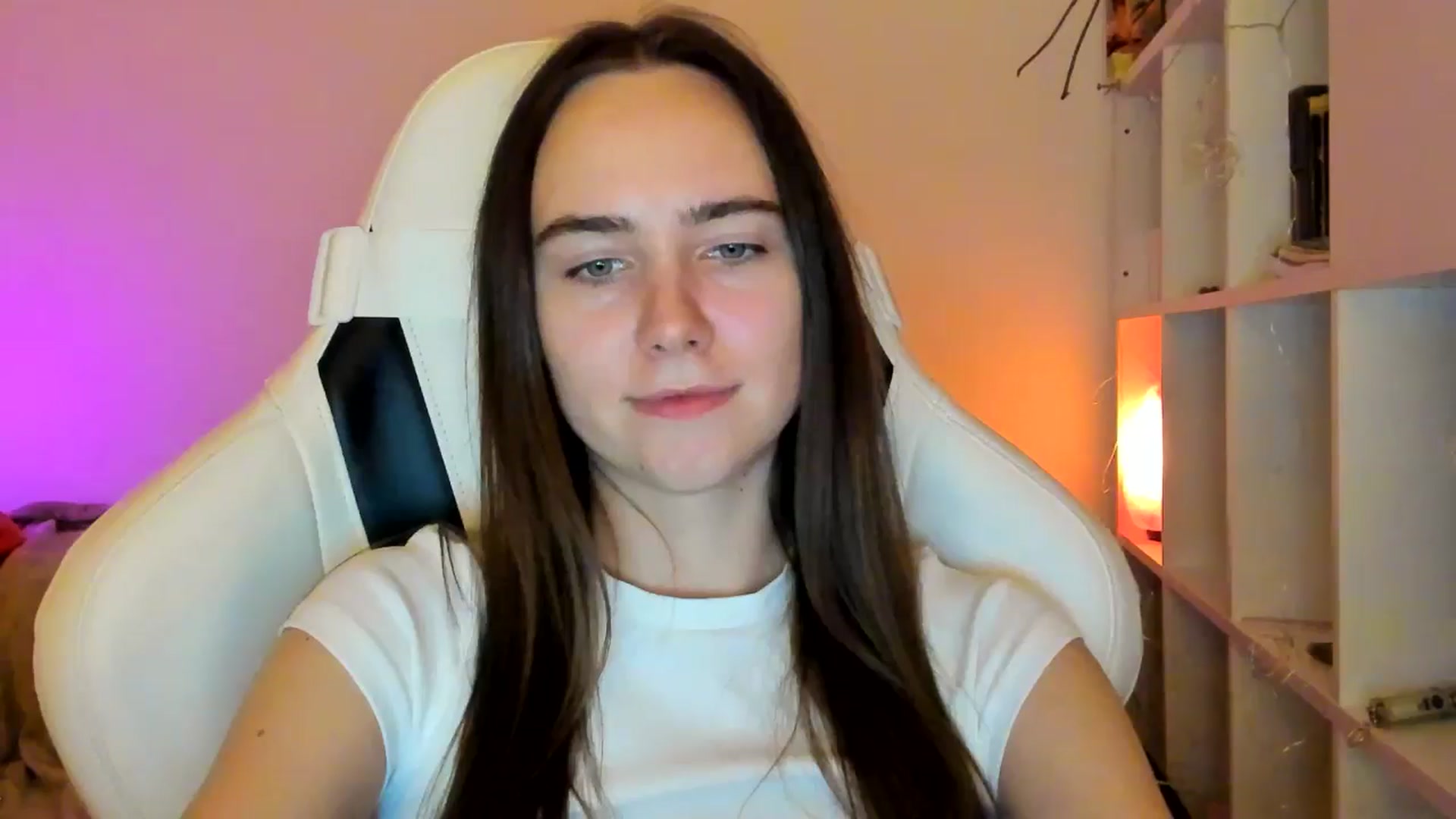 Gallery image thumbnail from OhAlisa's myfreecams stream on, 01/08/2026, 20:11 image 16 of 20
