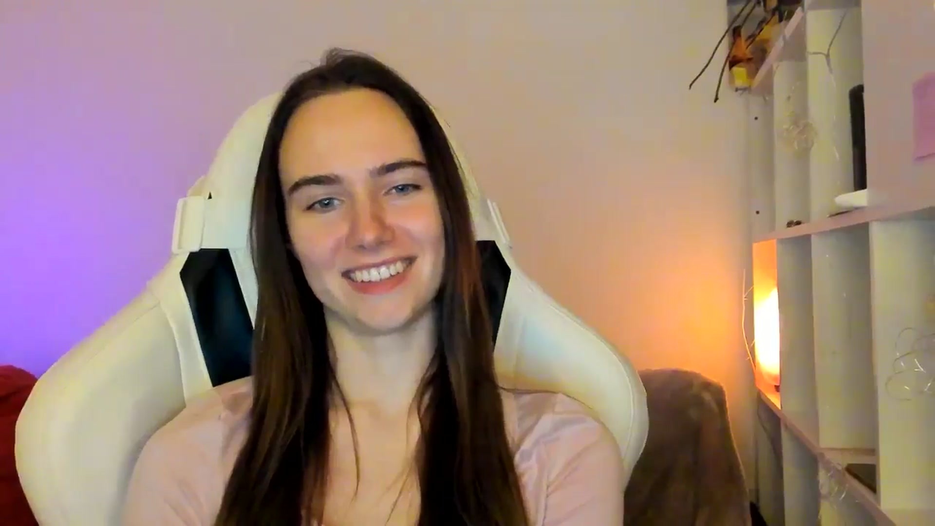 Gallery image thumbnail from OhAlisa's myfreecams stream on, 01/12/2026, 19:17 image 4 of 20