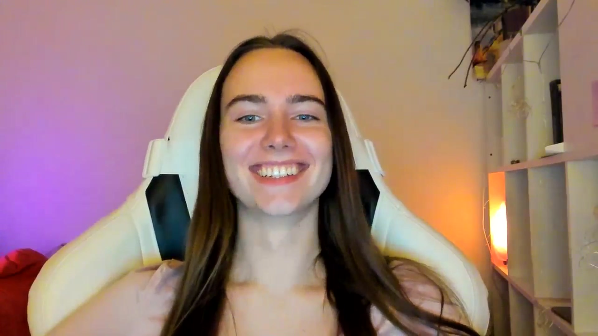 Gallery image thumbnail from OhAlisa's myfreecams stream on, 01/12/2026, 20:31 image 6 of 20