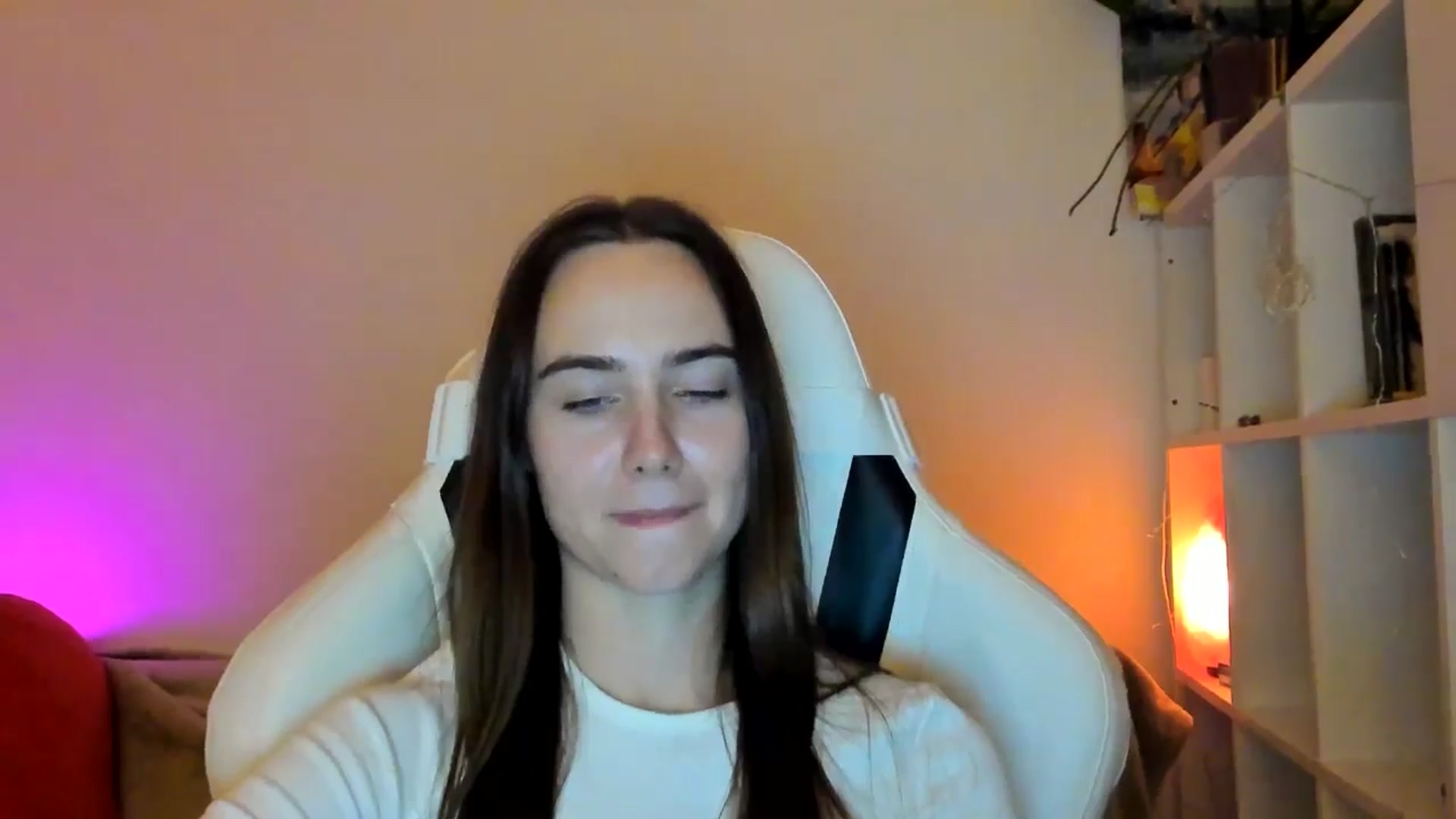 Gallery image thumbnail from OhAlisa's myfreecams stream on, 01/16/2026, 17:49 image 11 of 20