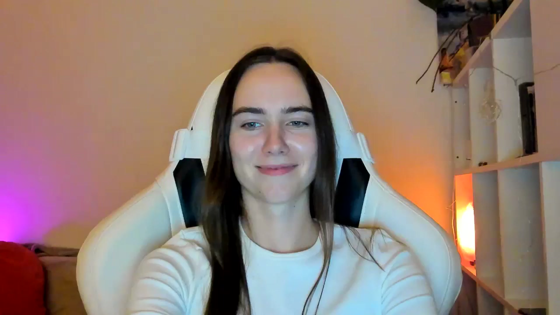 Gallery image thumbnail from OhAlisa's myfreecams stream on, 01/18/2026, 21:51 image 17 of 20
