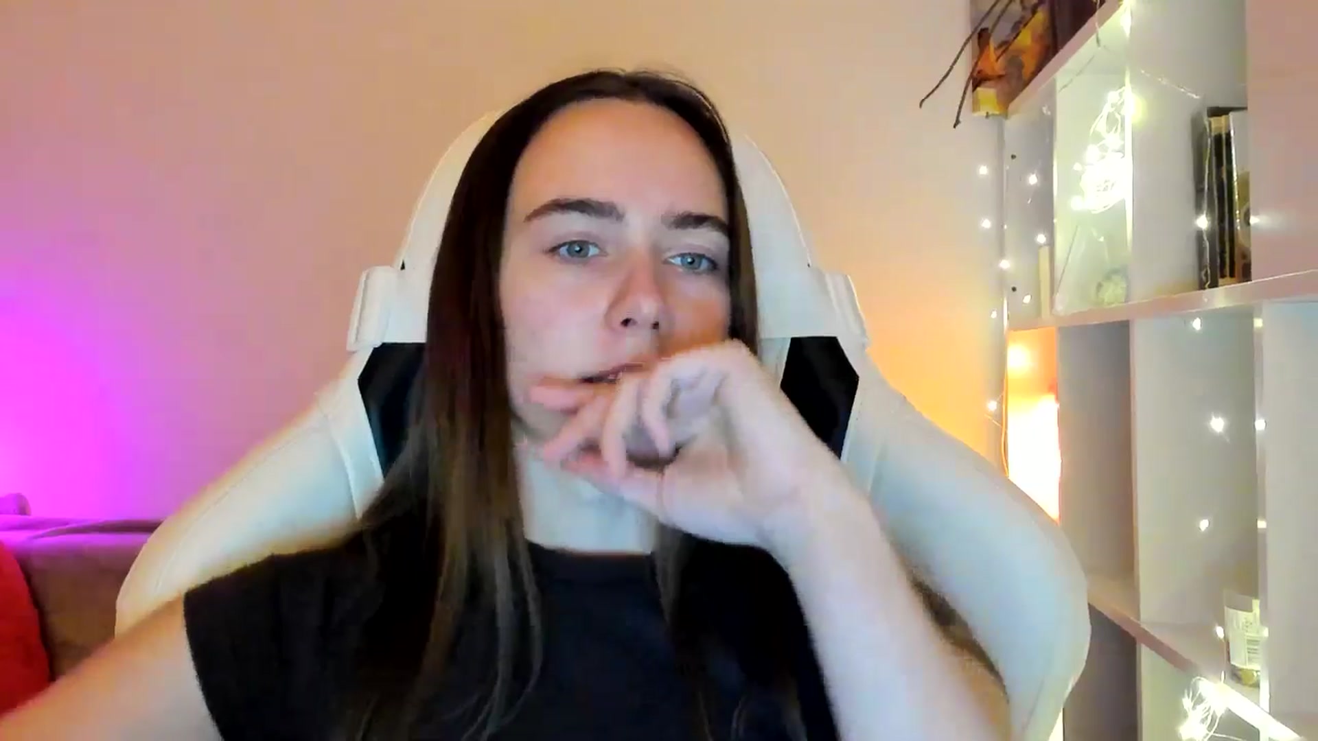 Gallery image thumbnail from OhAlisa's myfreecams stream on, 01/25/2026, 20:31 image 9 of 20