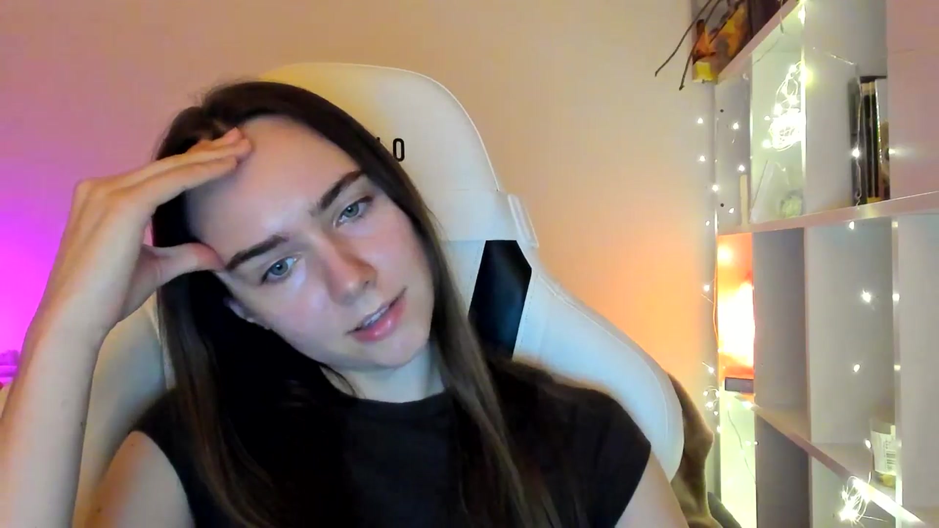 Gallery image thumbnail from OhAlisa's myfreecams stream on, 01/25/2026, 20:31 image 17 of 20