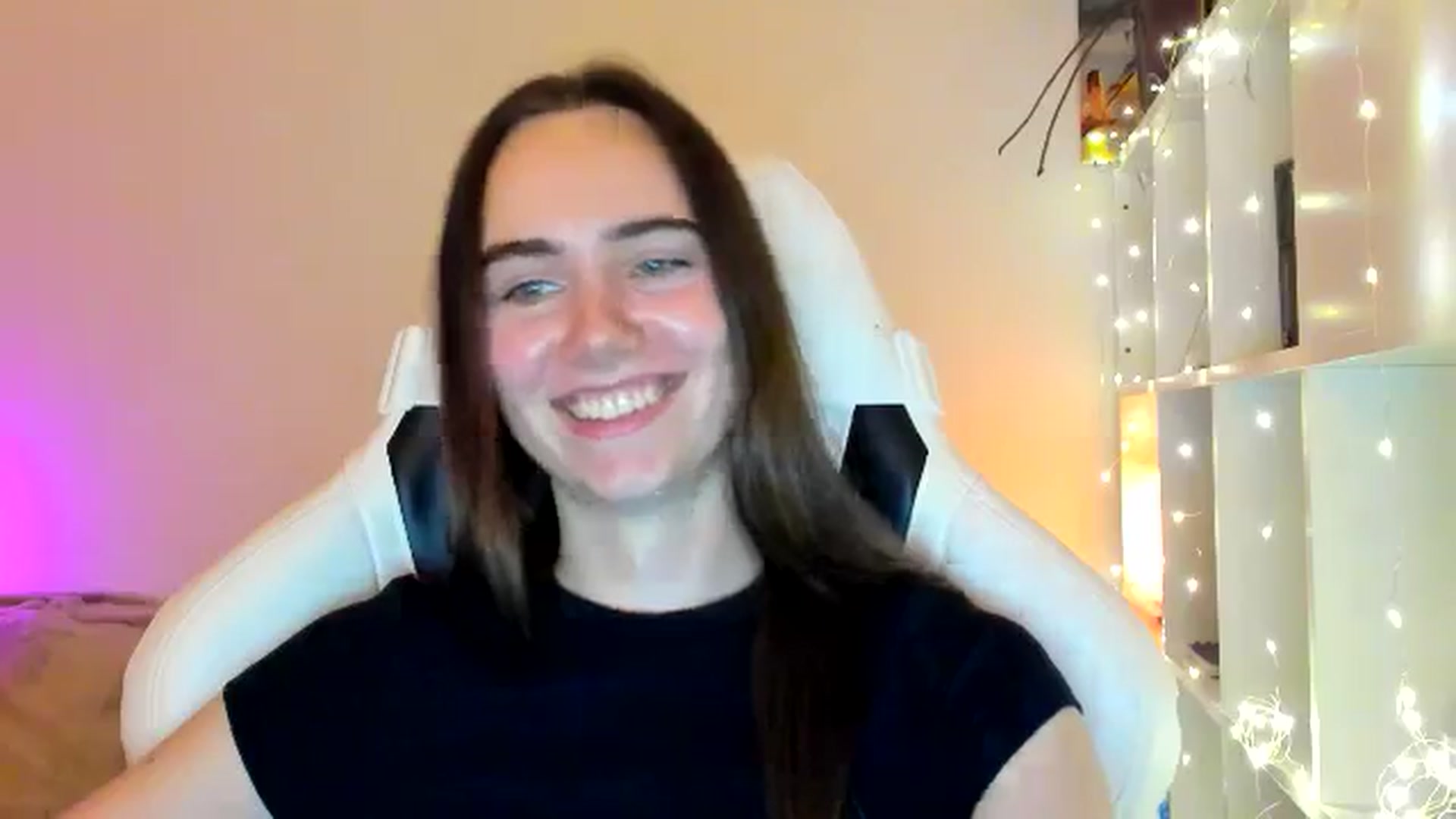 Gallery image thumbnail from OhAlisa's myfreecams stream on, 02/01/2026, 17:36 image 13 of 20