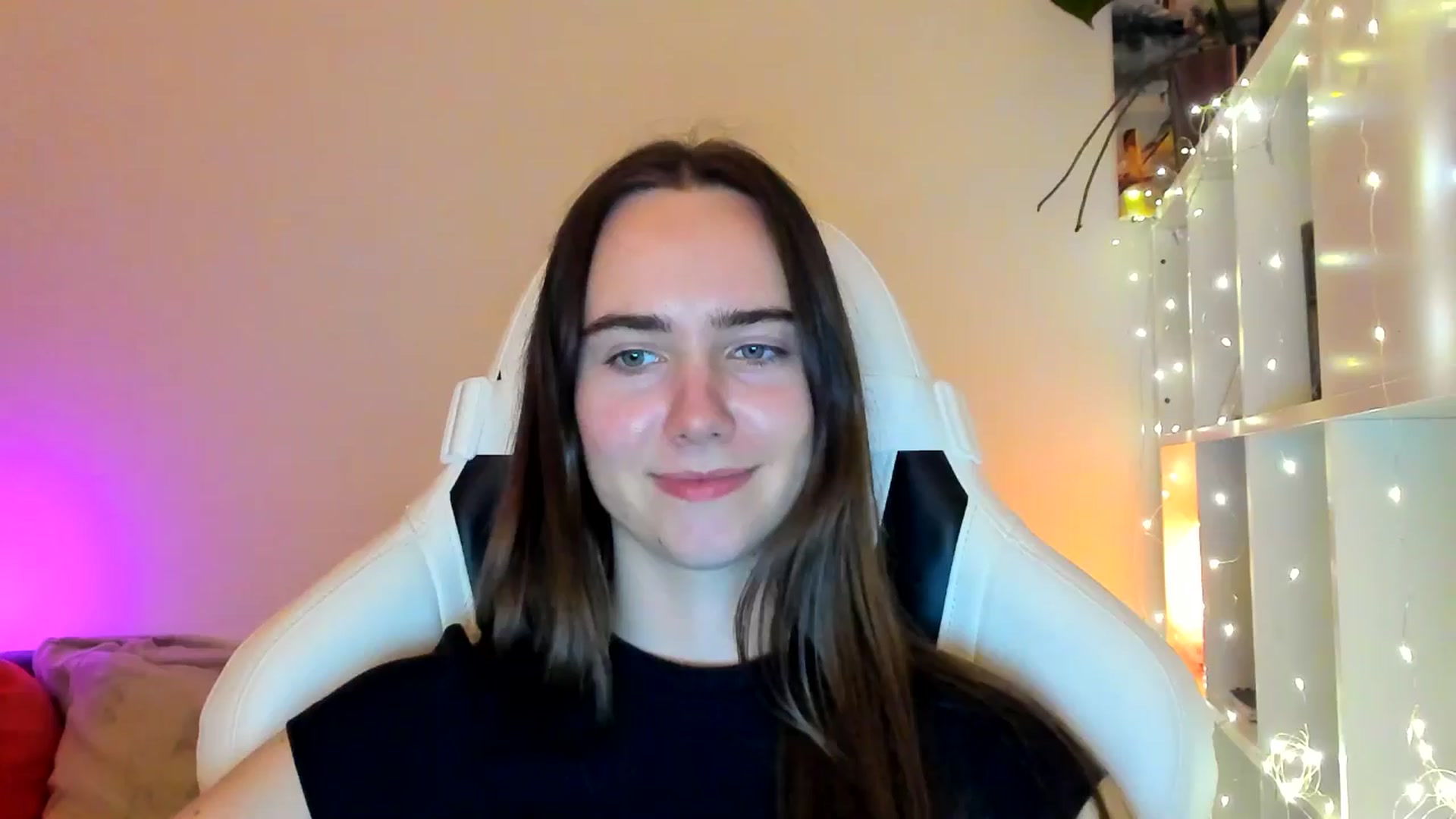 Gallery image thumbnail from OhAlisa's myfreecams stream on, 02/01/2026, 18:39 image 1 of 20