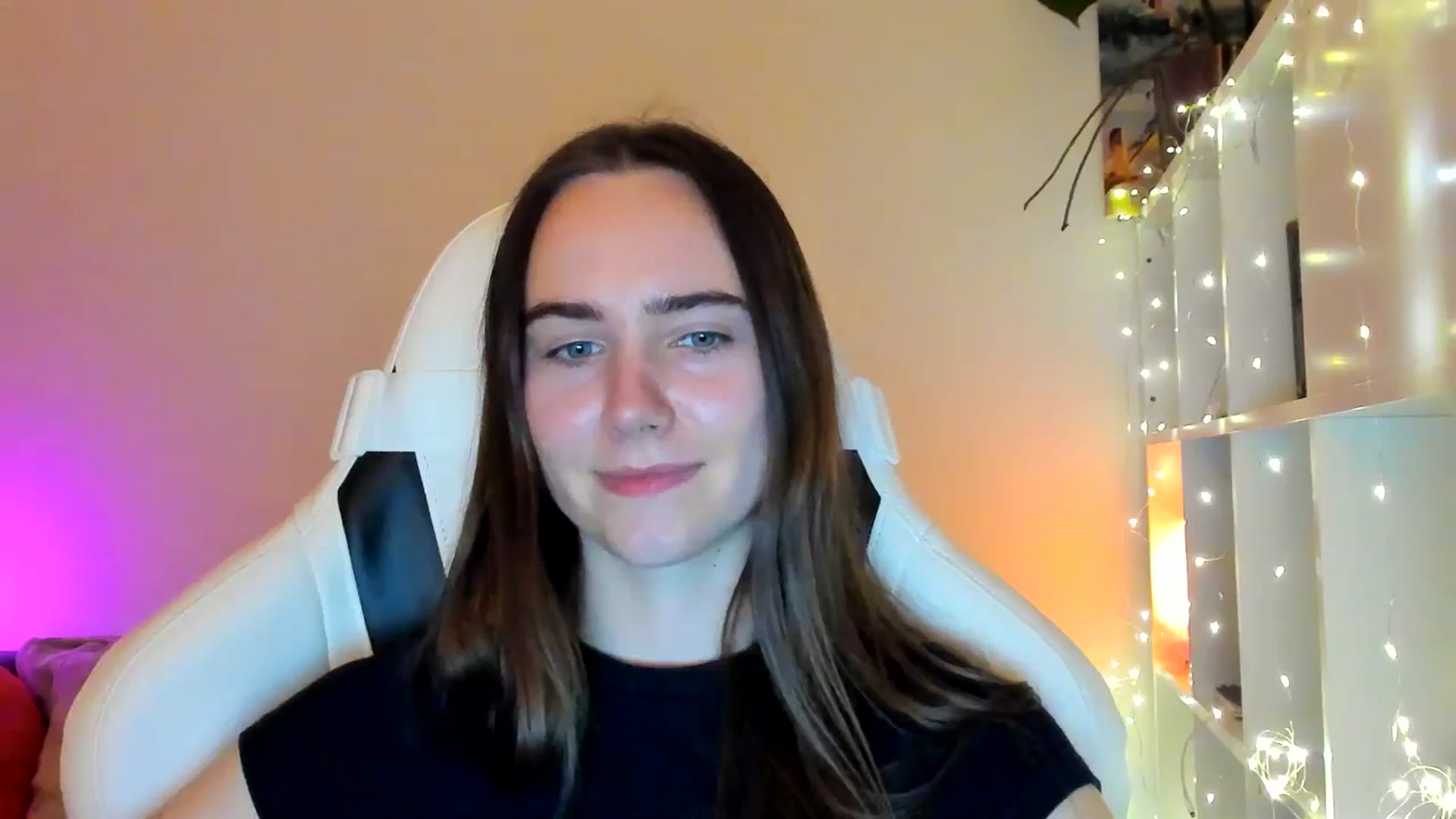 Gallery image thumbnail from OhAlisa's myfreecams stream on, 02/01/2026, 18:39 image 14 of 20