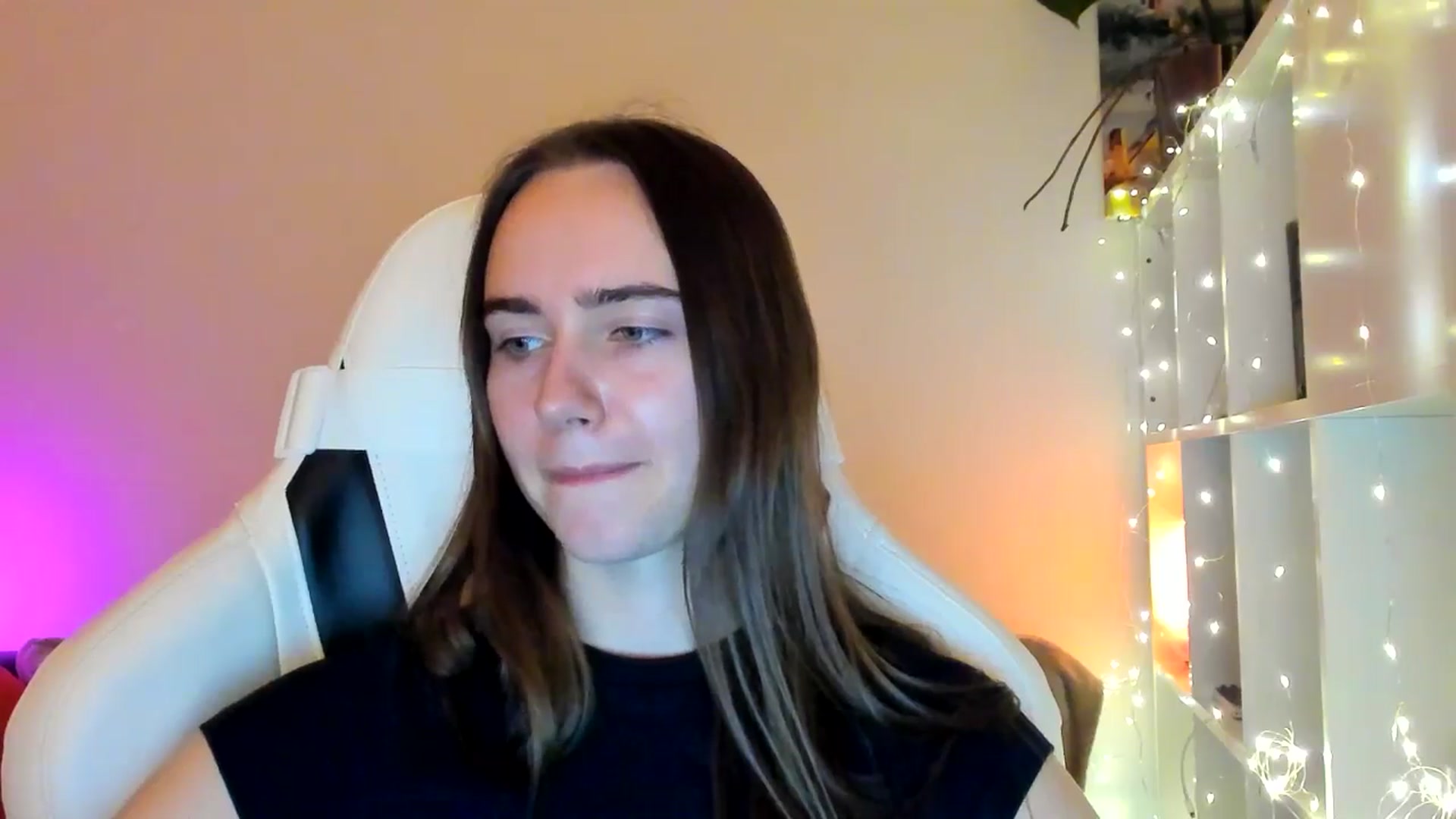 Gallery image thumbnail from OhAlisa's myfreecams stream on, 02/01/2026, 18:39 image 17 of 20