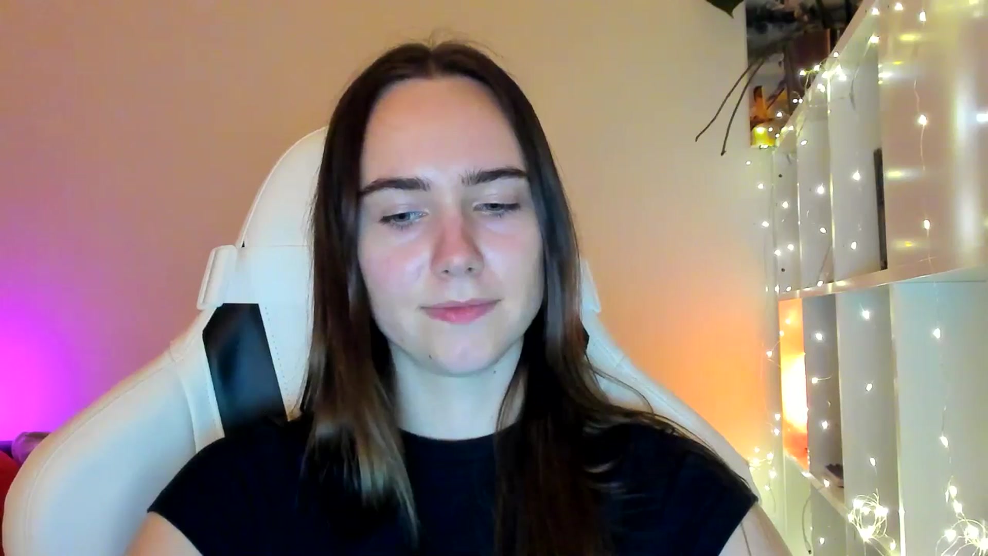 Gallery image thumbnail from OhAlisa's myfreecams stream on, 02/01/2026, 18:39 image 6 of 20