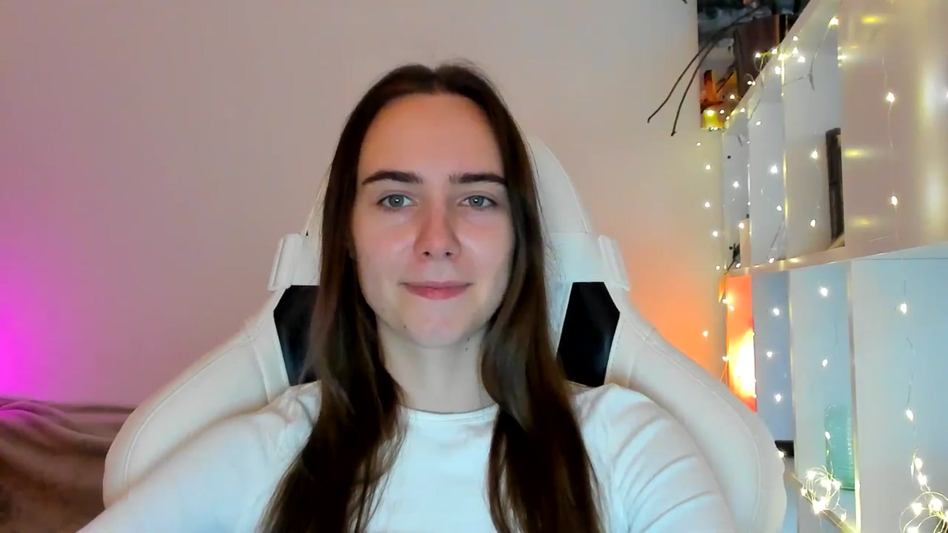 Gallery image thumbnail from OhAlisa's myfreecams stream on, 02/04/2026, 15:43 image 5 of 20