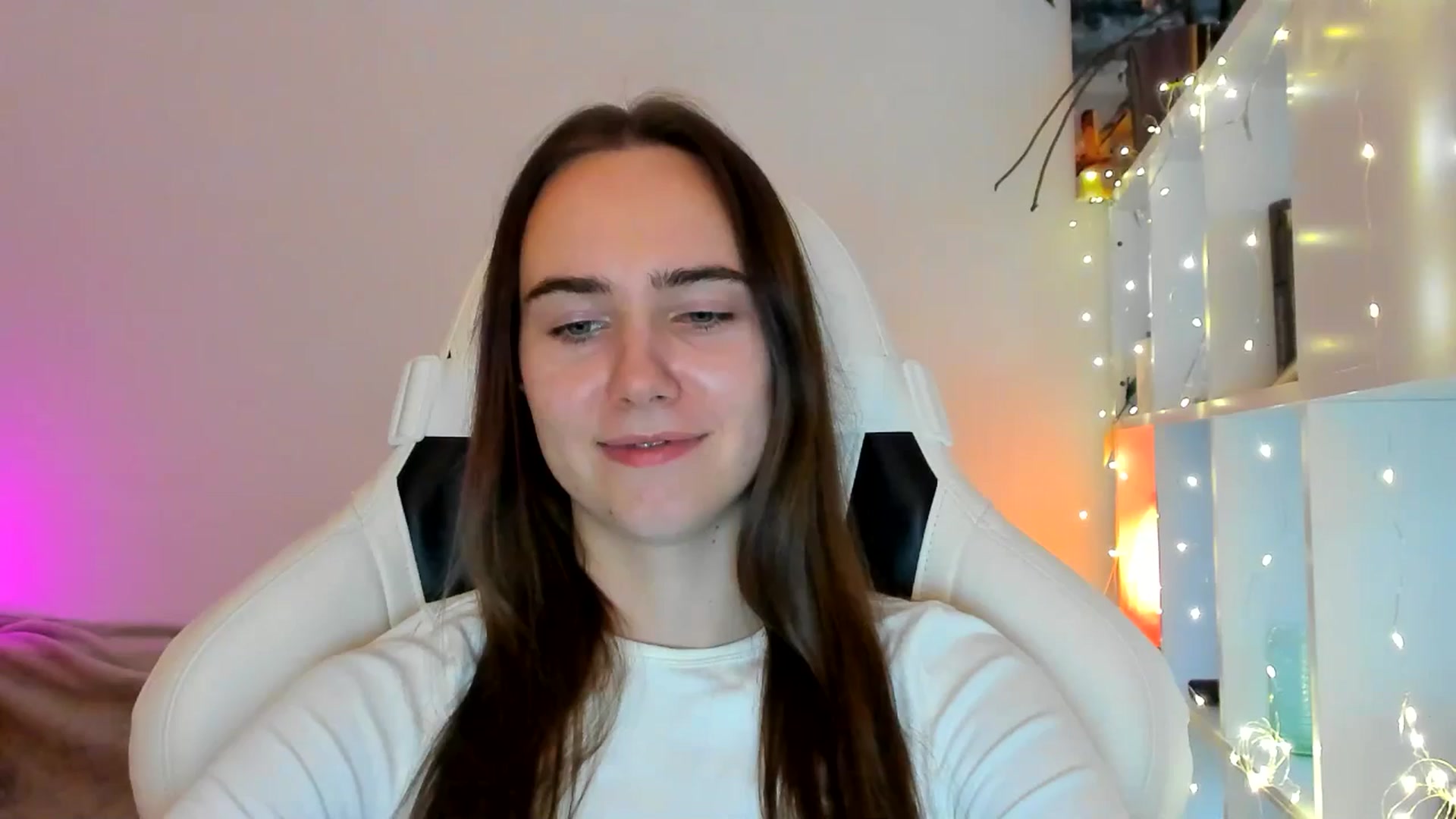 Gallery image thumbnail from OhAlisa's myfreecams stream on, 02/04/2026, 15:43 image 6 of 20