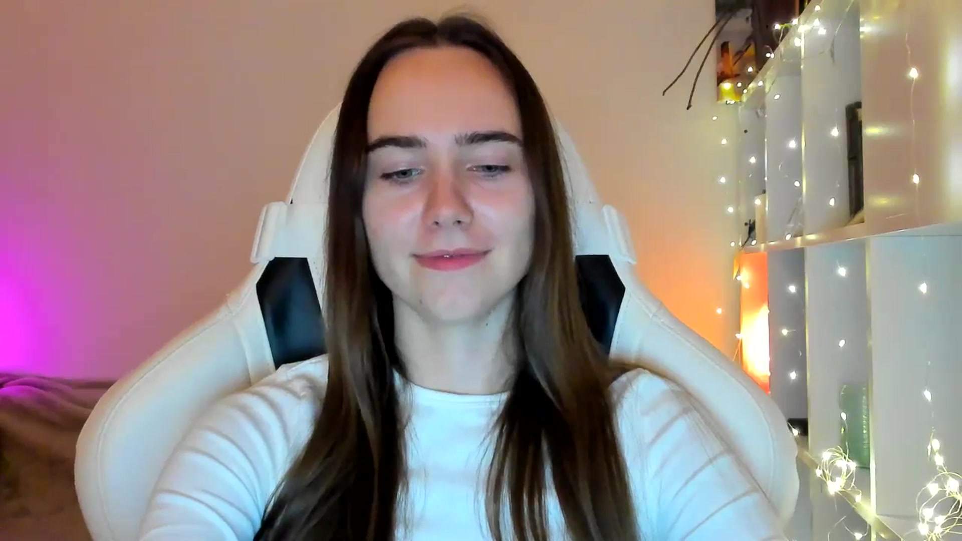 Gallery image thumbnail from OhAlisa's myfreecams stream on, 02/04/2026, 15:43 image 18 of 20