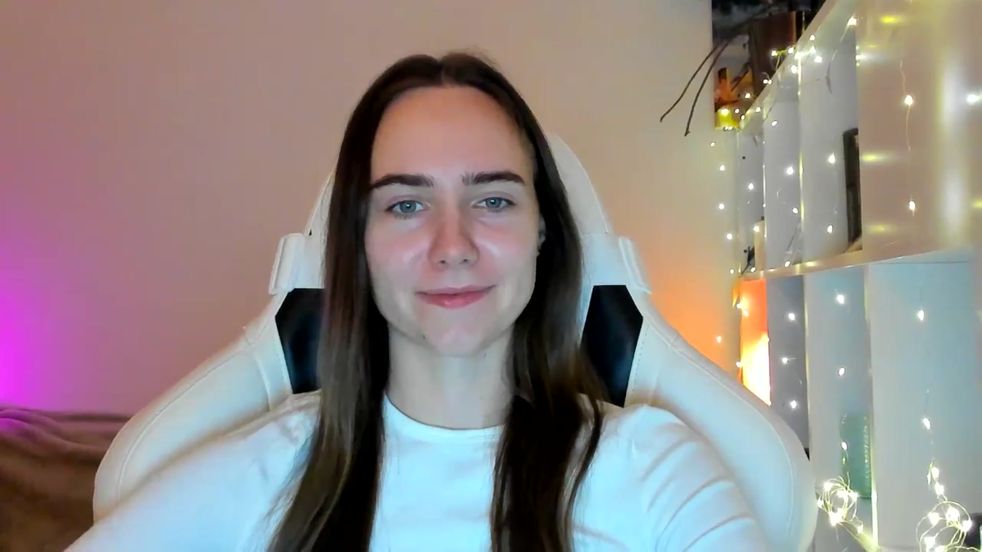 Gallery image thumbnail from OhAlisa's myfreecams stream on, 02/04/2026, 15:43 image 15 of 20
