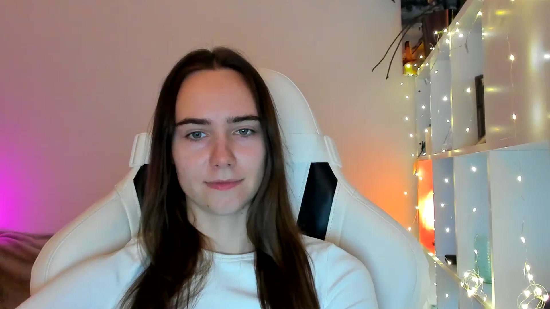 Gallery image thumbnail from OhAlisa's myfreecams stream on, 02/04/2026, 15:43 image 9 of 20
