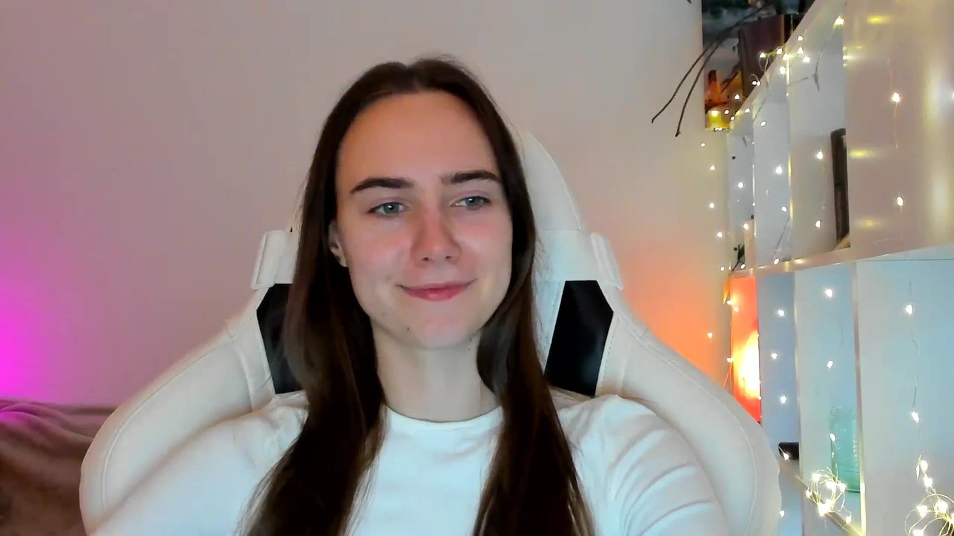 Gallery image thumbnail from OhAlisa's myfreecams stream on, 02/04/2026, 15:43 image 2 of 20