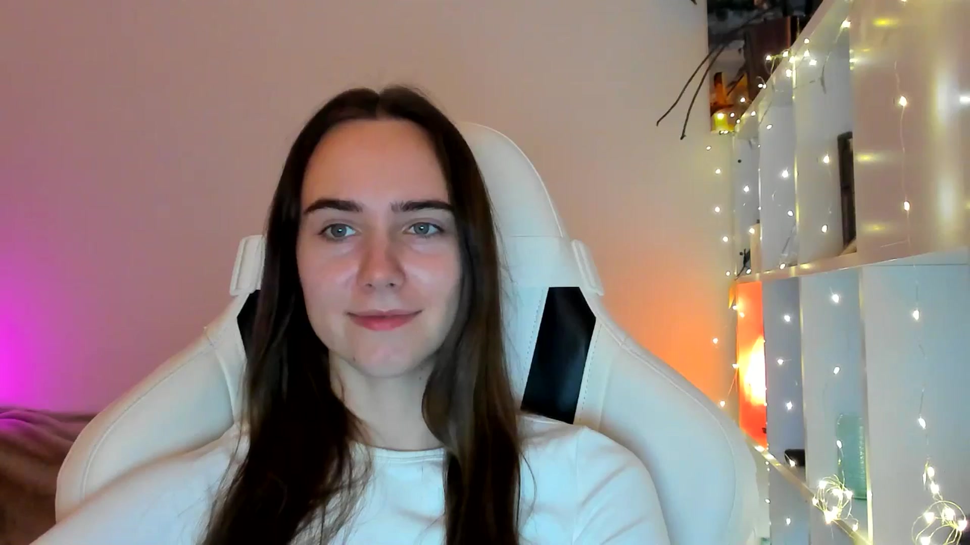 Gallery image thumbnail from OhAlisa's myfreecams stream on, 02/04/2026, 15:43 image 10 of 20