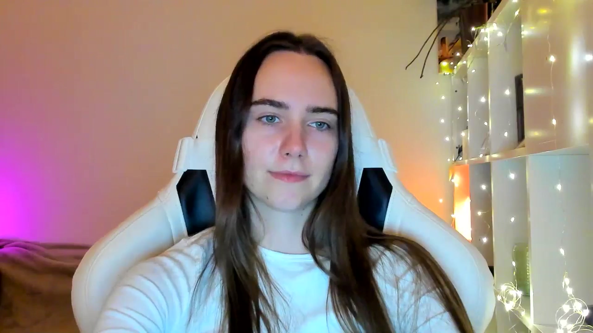 Gallery image thumbnail from OhAlisa's myfreecams stream on, 02/04/2026, 17:17 image 16 of 20