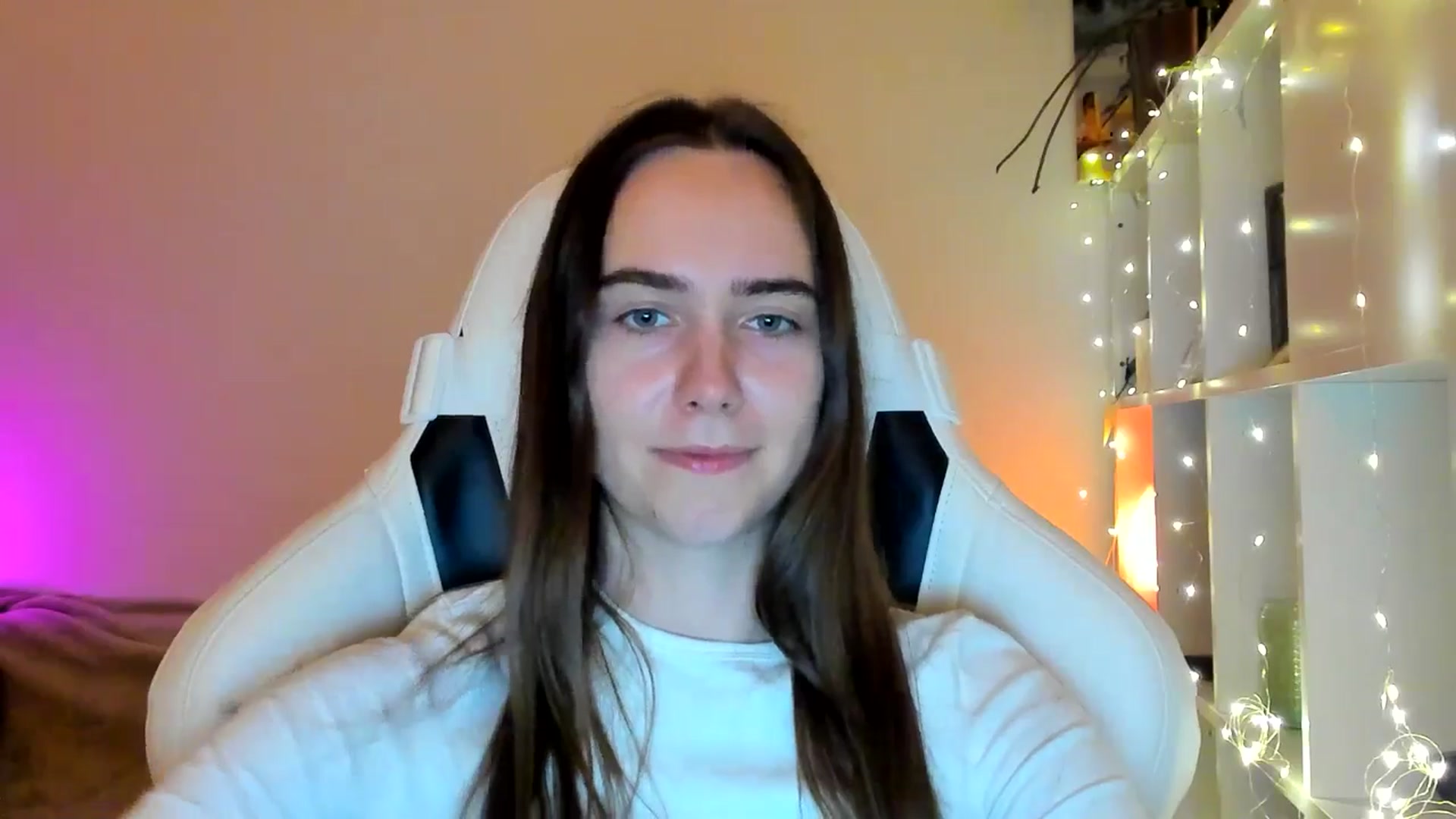 Gallery image thumbnail from OhAlisa's myfreecams stream on, 02/04/2026, 17:17 image 15 of 20