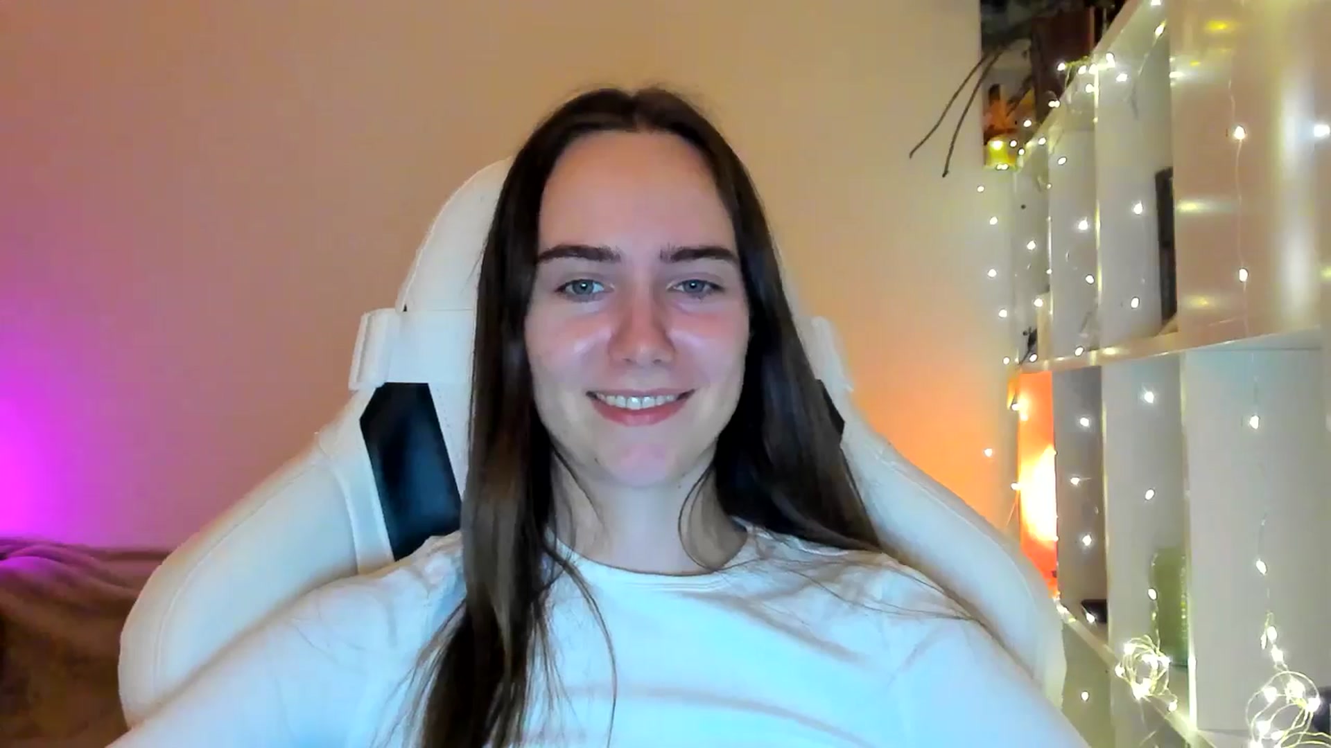 Gallery image thumbnail from OhAlisa's myfreecams stream on, 02/04/2026, 17:17 image 18 of 20