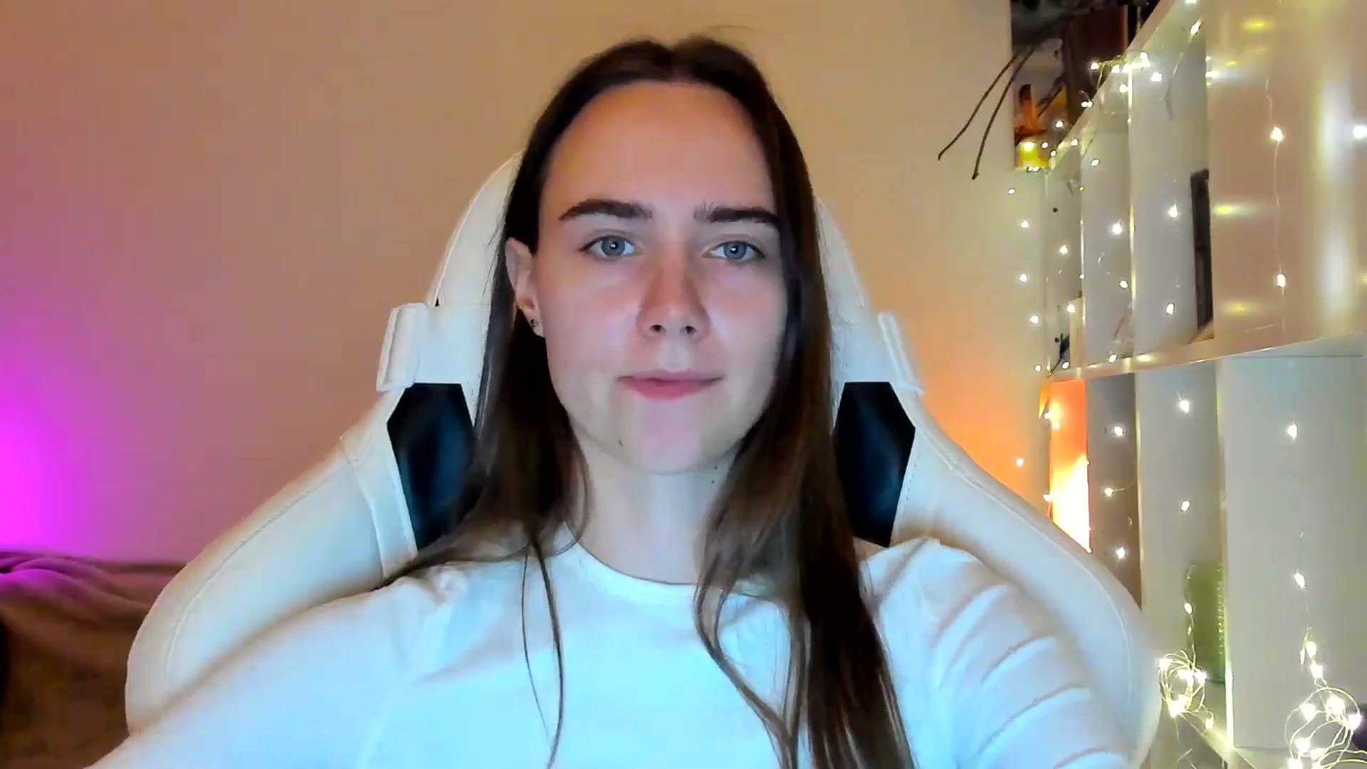 Gallery image thumbnail from OhAlisa's myfreecams stream on, 02/04/2026, 19:13 image 6 of 20
