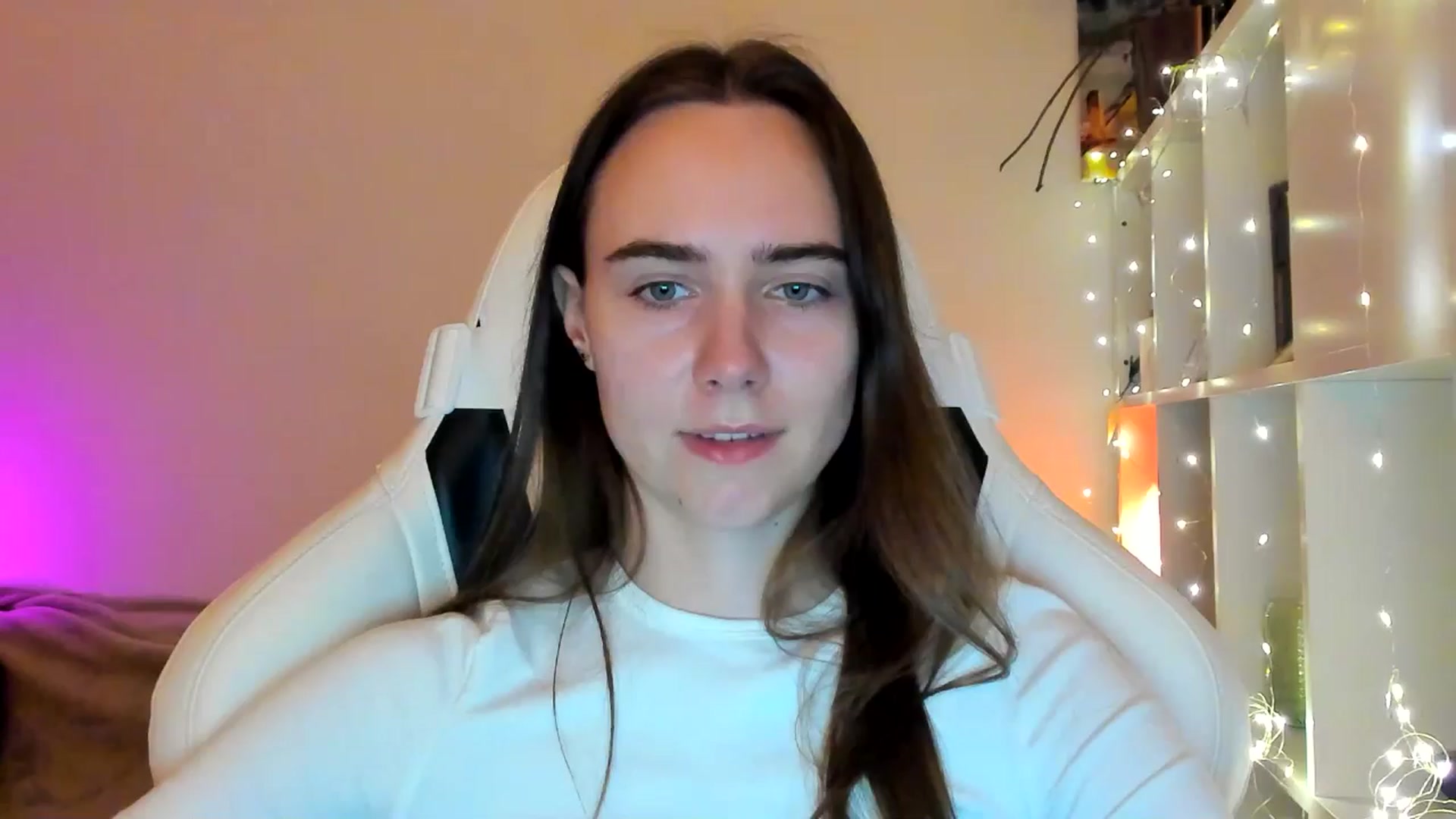 Gallery image thumbnail from OhAlisa's myfreecams stream on, 02/04/2026, 19:13 image 7 of 20