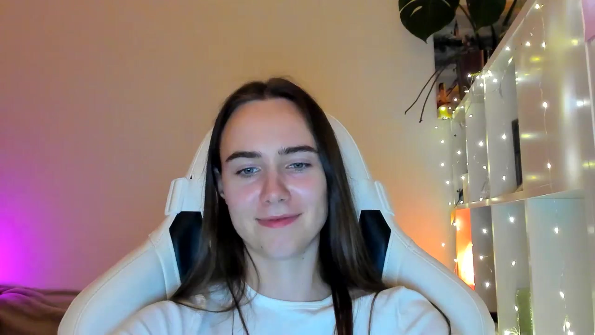 Gallery image thumbnail from OhAlisa's myfreecams stream on, 02/04/2026, 19:13 image 12 of 20