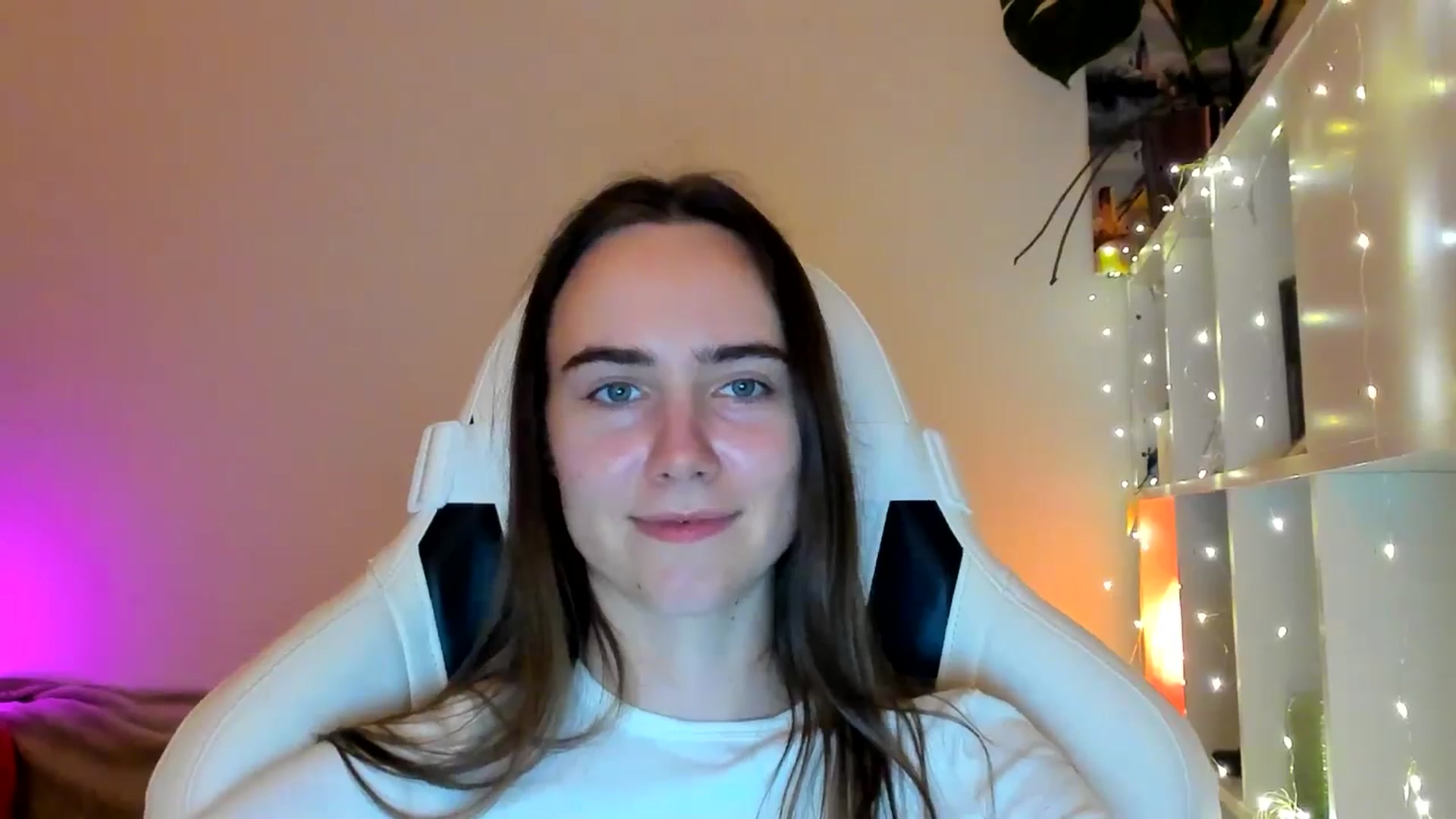 Gallery image thumbnail from OhAlisa's myfreecams stream on, 02/04/2026, 19:13 image 18 of 20