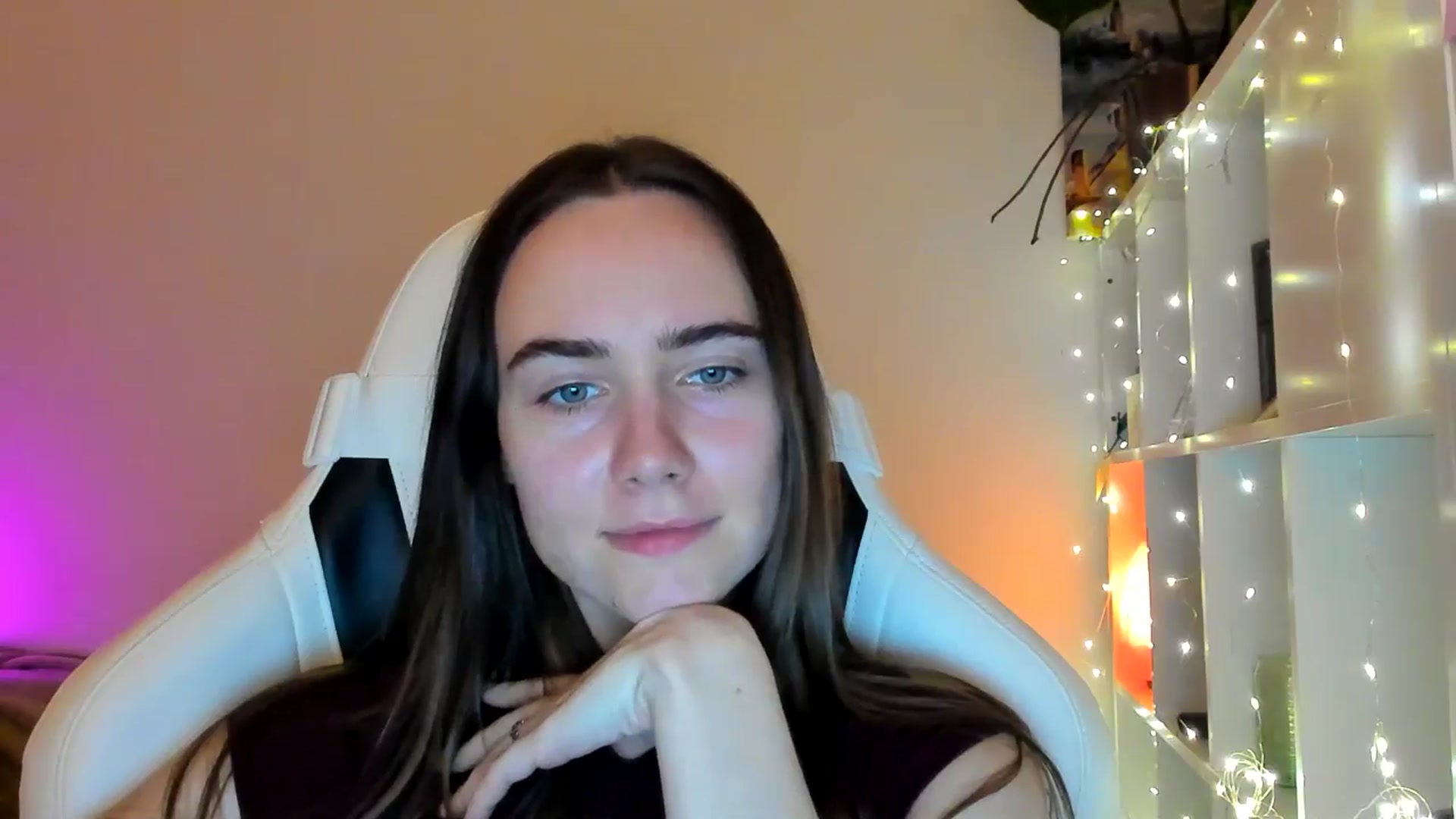 Gallery image thumbnail from OhAlisa's myfreecams stream on, 02/05/2026, 16:27 image 8 of 20