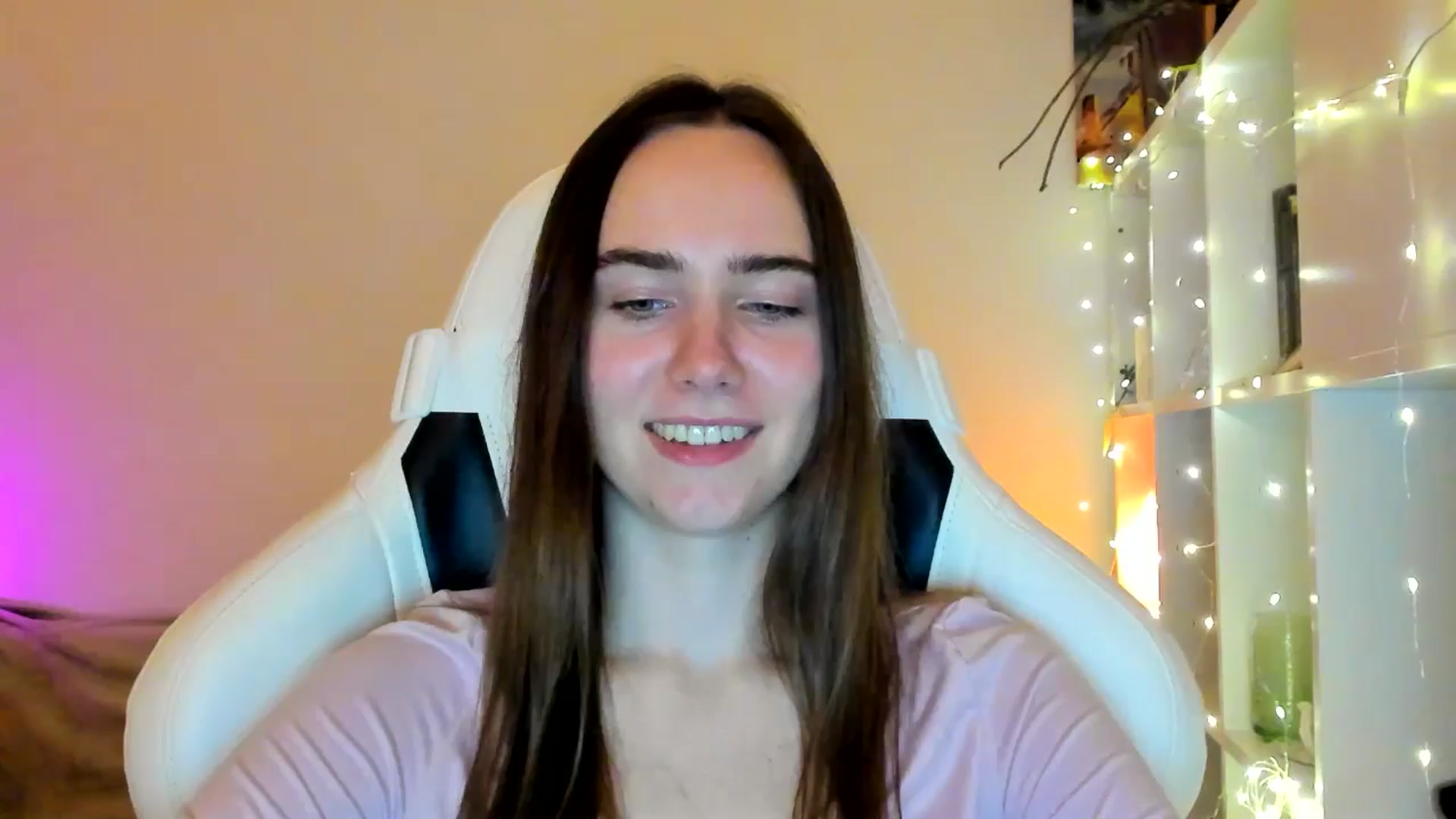 Gallery image thumbnail from OhAlisa's myfreecams stream on, 02/06/2026, 20:26 image 6 of 20
