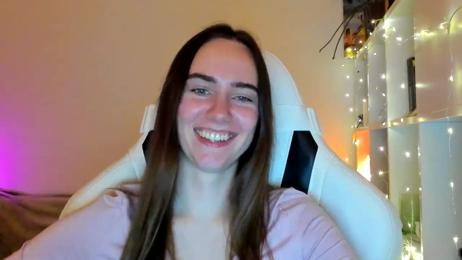 Gallery image thumbnail from OhAlisa's myfreecams stream on, 02/06/2026, 20:26 image 4 of 20