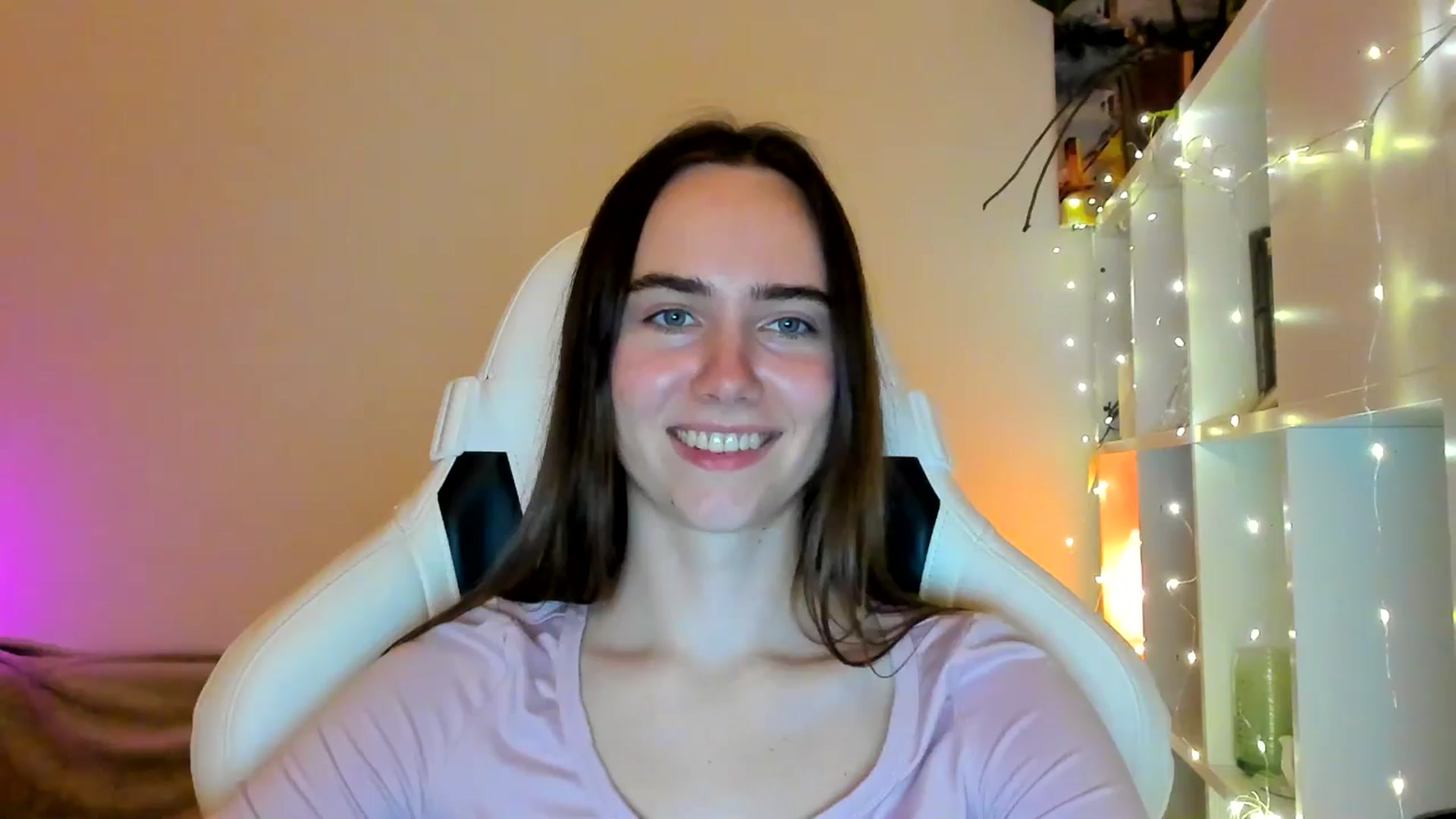 Gallery image thumbnail from OhAlisa's myfreecams stream on, 02/06/2026, 20:26 image 19 of 20