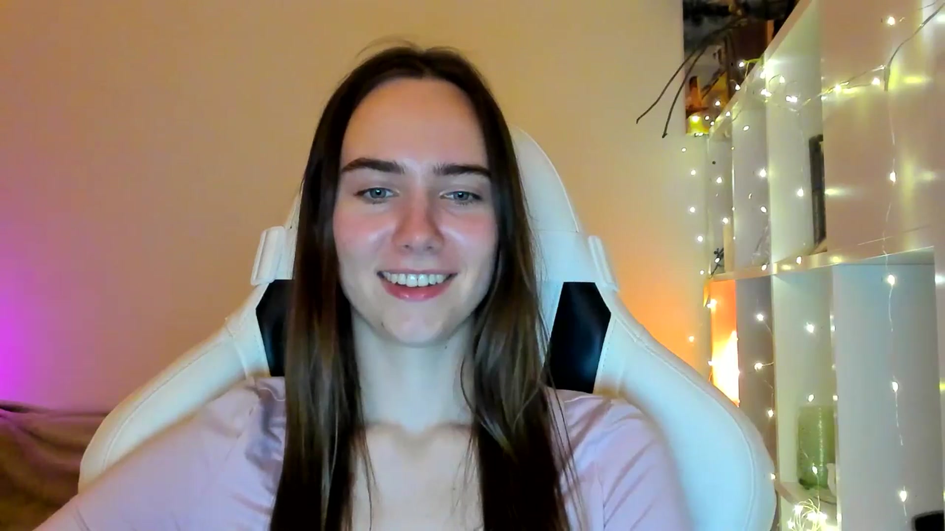 Gallery image thumbnail from OhAlisa's myfreecams stream on, 02/06/2026, 22:37 image 4 of 20