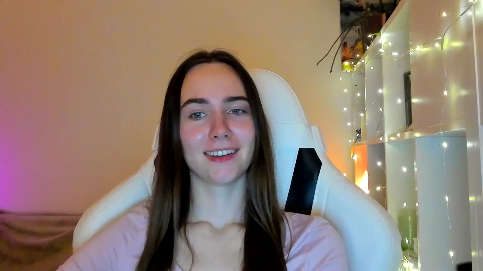 Gallery image thumbnail from OhAlisa's myfreecams stream on, 02/06/2026, 22:37 image 13 of 20