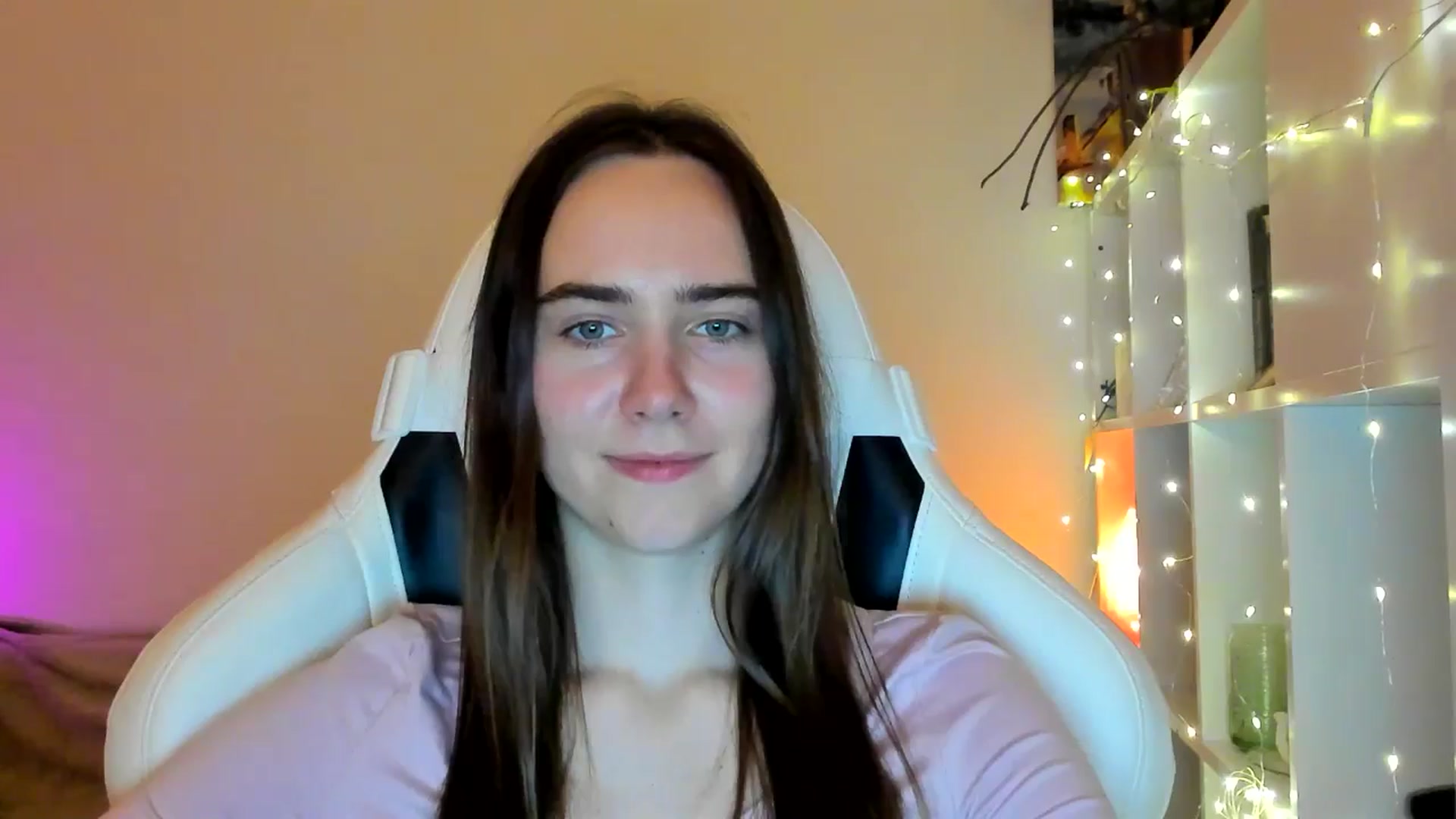 Gallery image thumbnail from OhAlisa's myfreecams stream on, 02/06/2026, 22:37 image 2 of 20