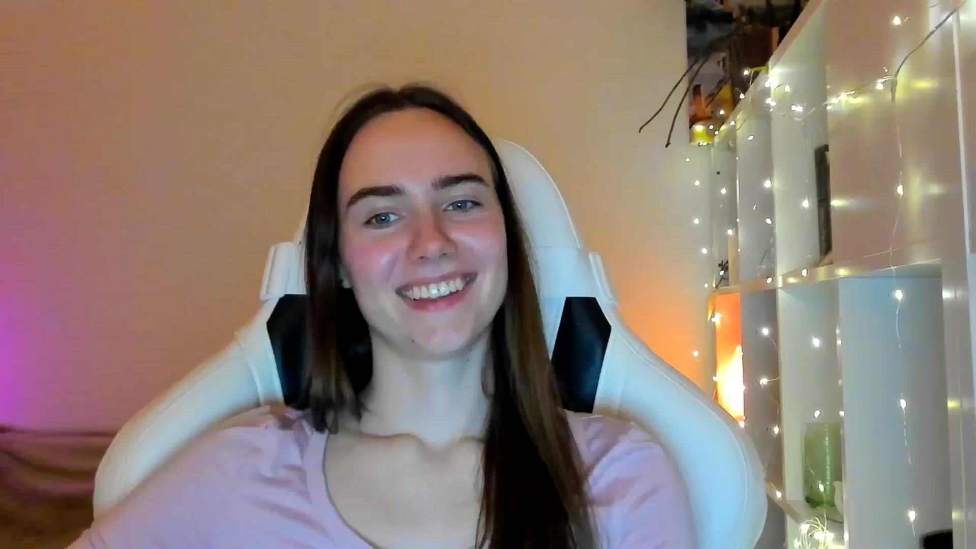 Gallery image thumbnail from OhAlisa's myfreecams stream on, 02/06/2026, 22:37 image 6 of 20