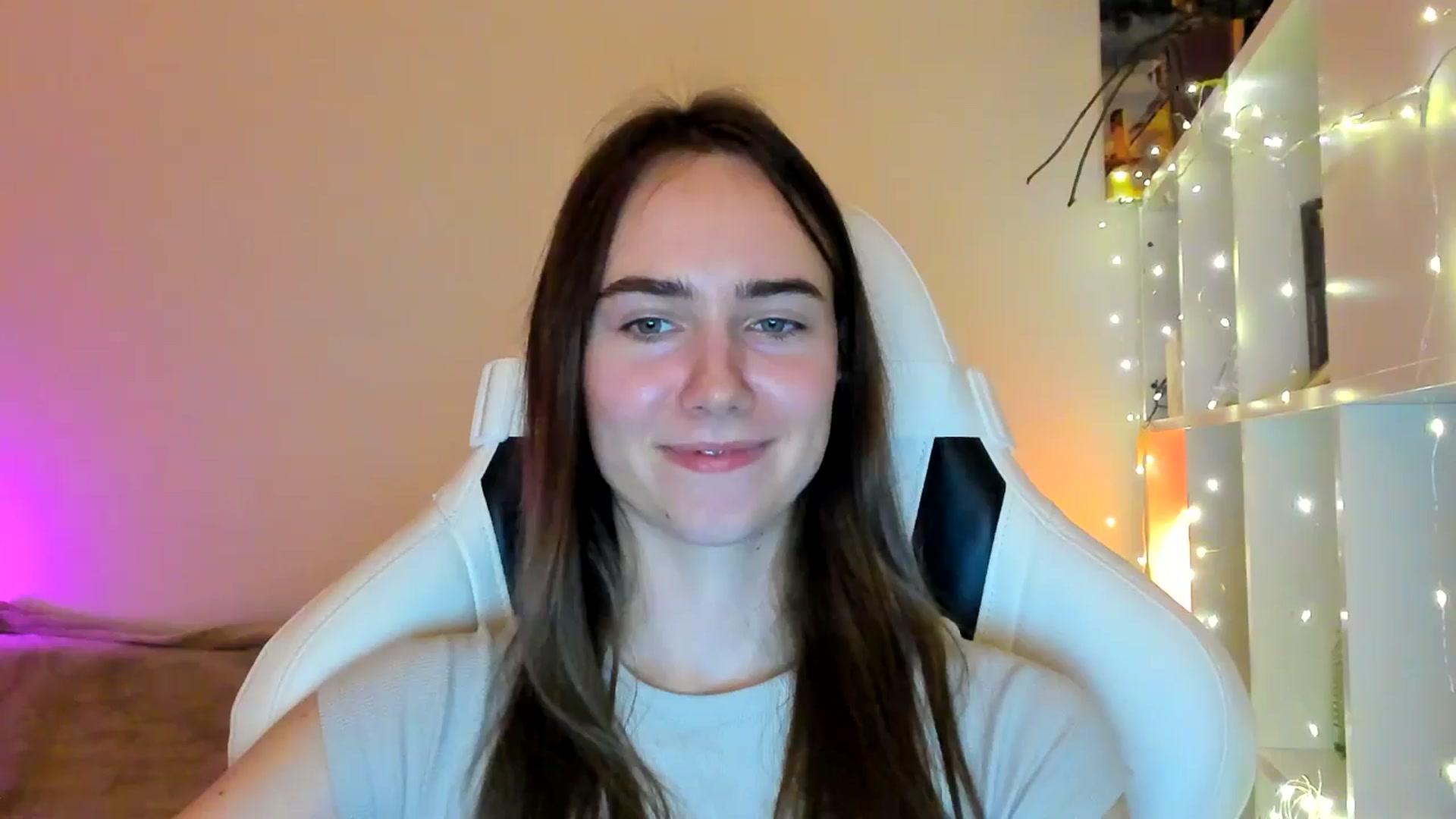 Gallery image thumbnail from OhAlisa's myfreecams stream on, 02/07/2026, 18:01 image 14 of 20