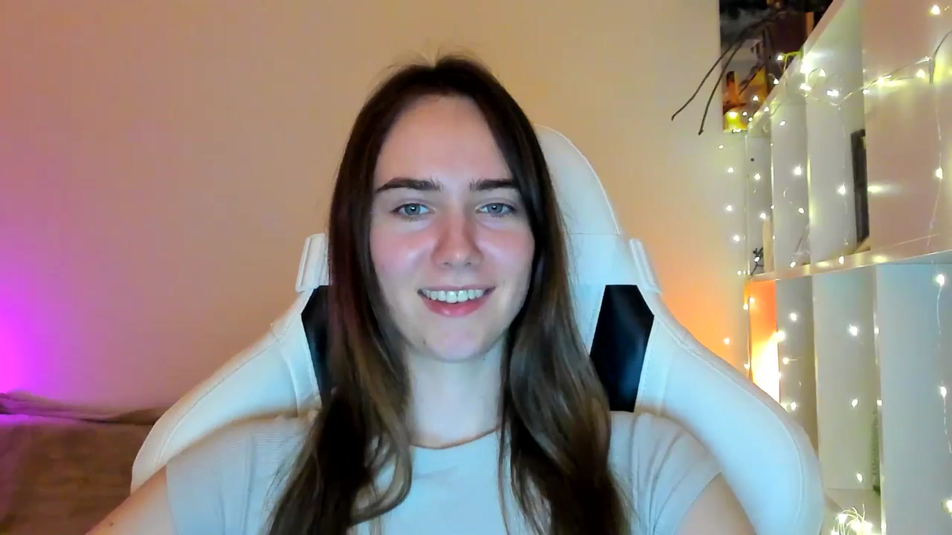 Gallery image thumbnail from OhAlisa's myfreecams stream on, 02/07/2026, 18:01 image 7 of 20
