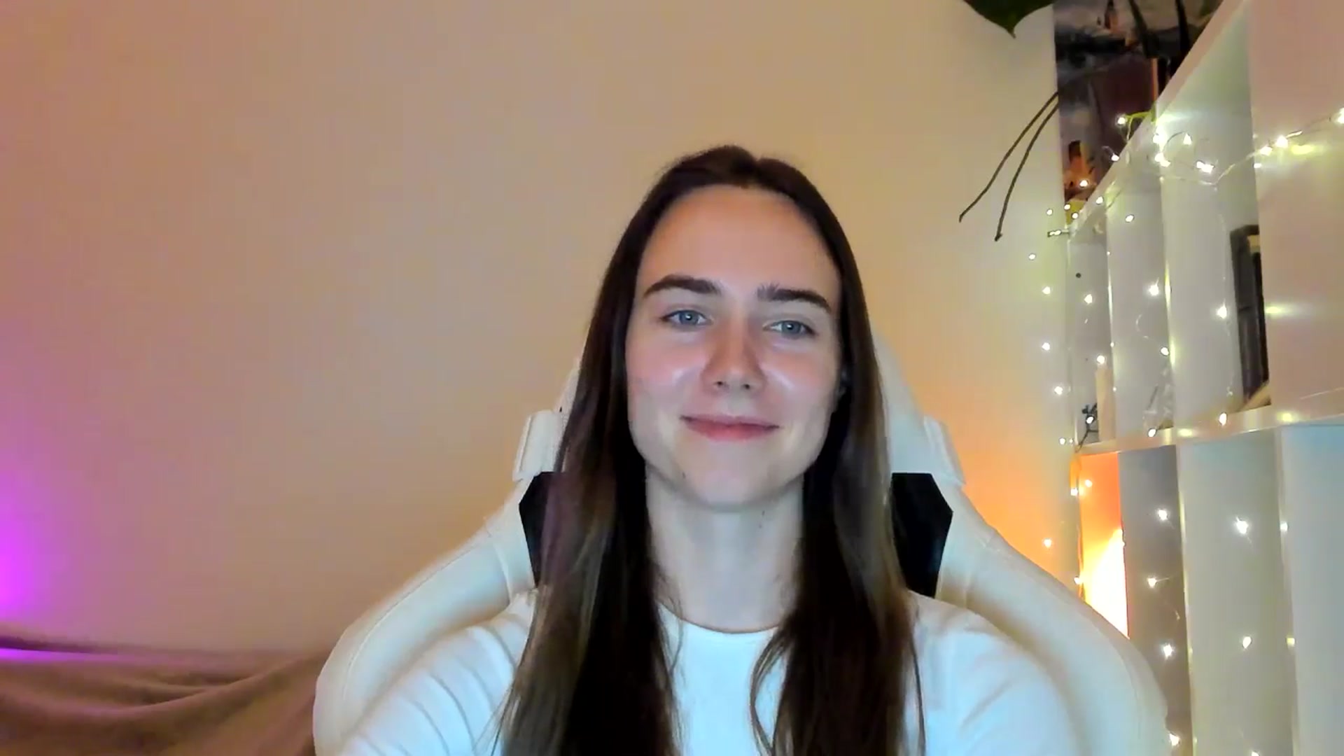 Gallery image thumbnail from OhAlisa's myfreecams stream on, 02/08/2026, 19:01 image 9 of 20