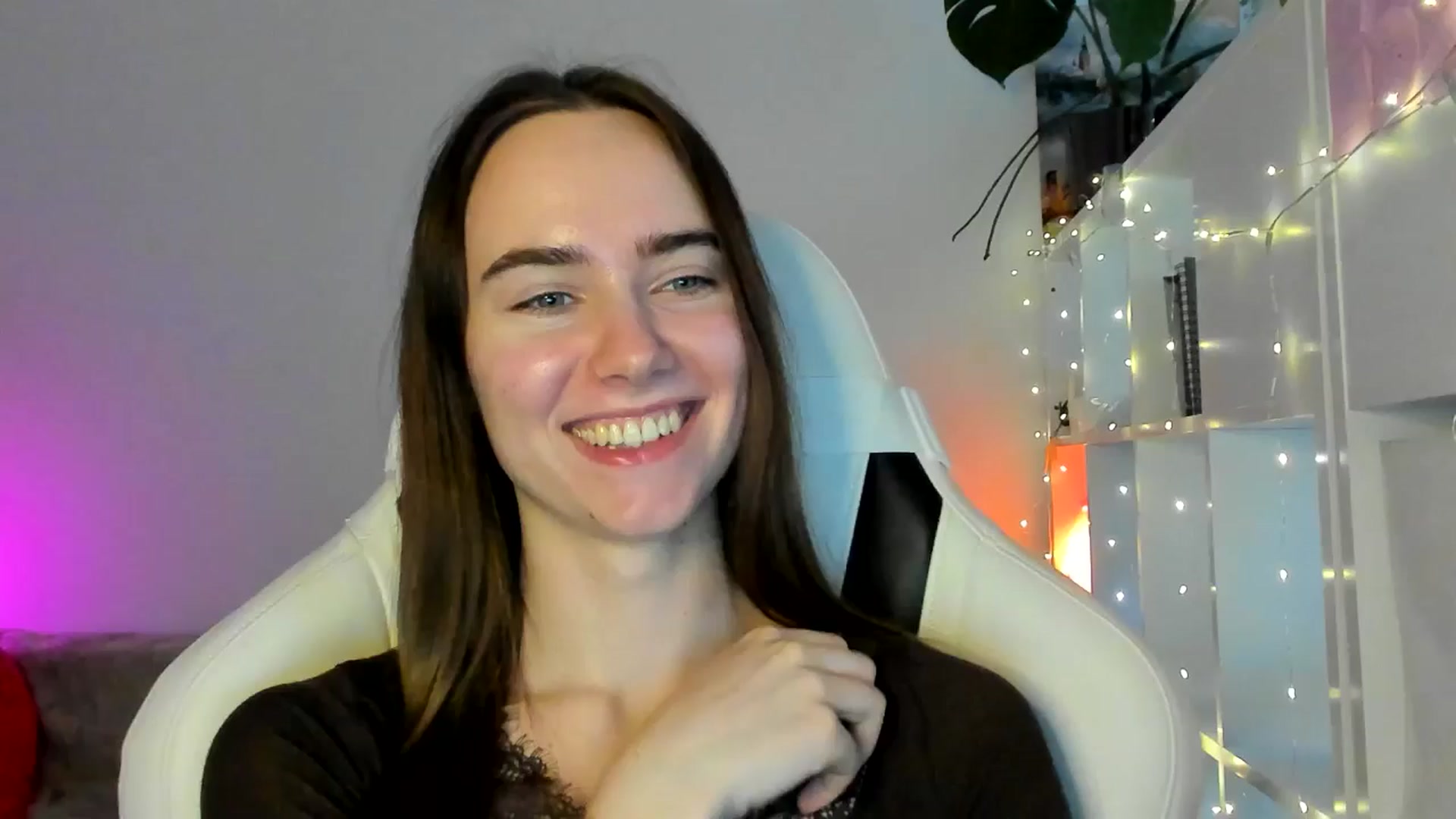 Gallery image thumbnail from OhAlisa's myfreecams stream on, 02/11/2026, 16:04 image 7 of 20