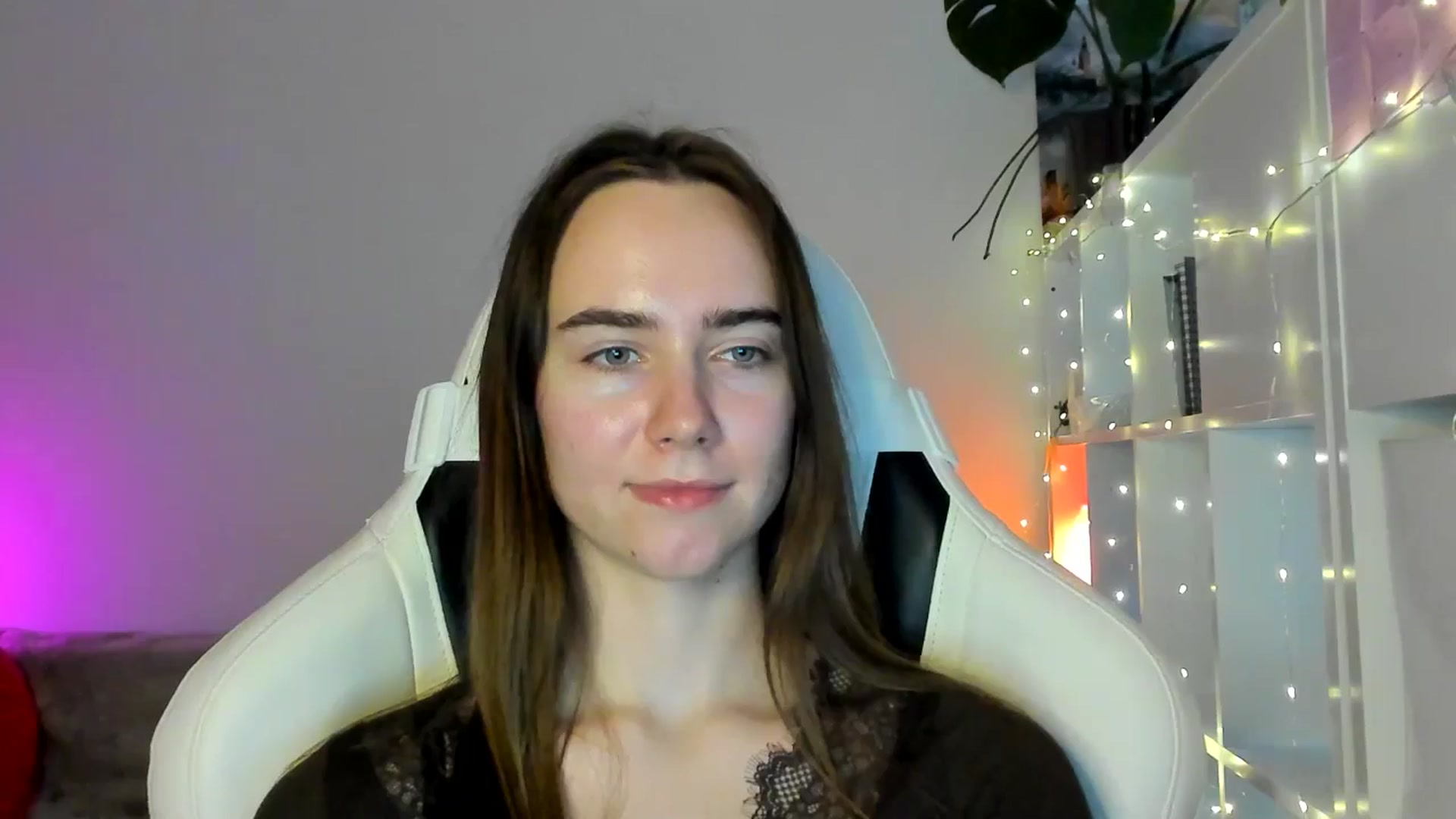 Gallery image thumbnail from OhAlisa's myfreecams stream on, 02/11/2026, 16:04 image 14 of 20