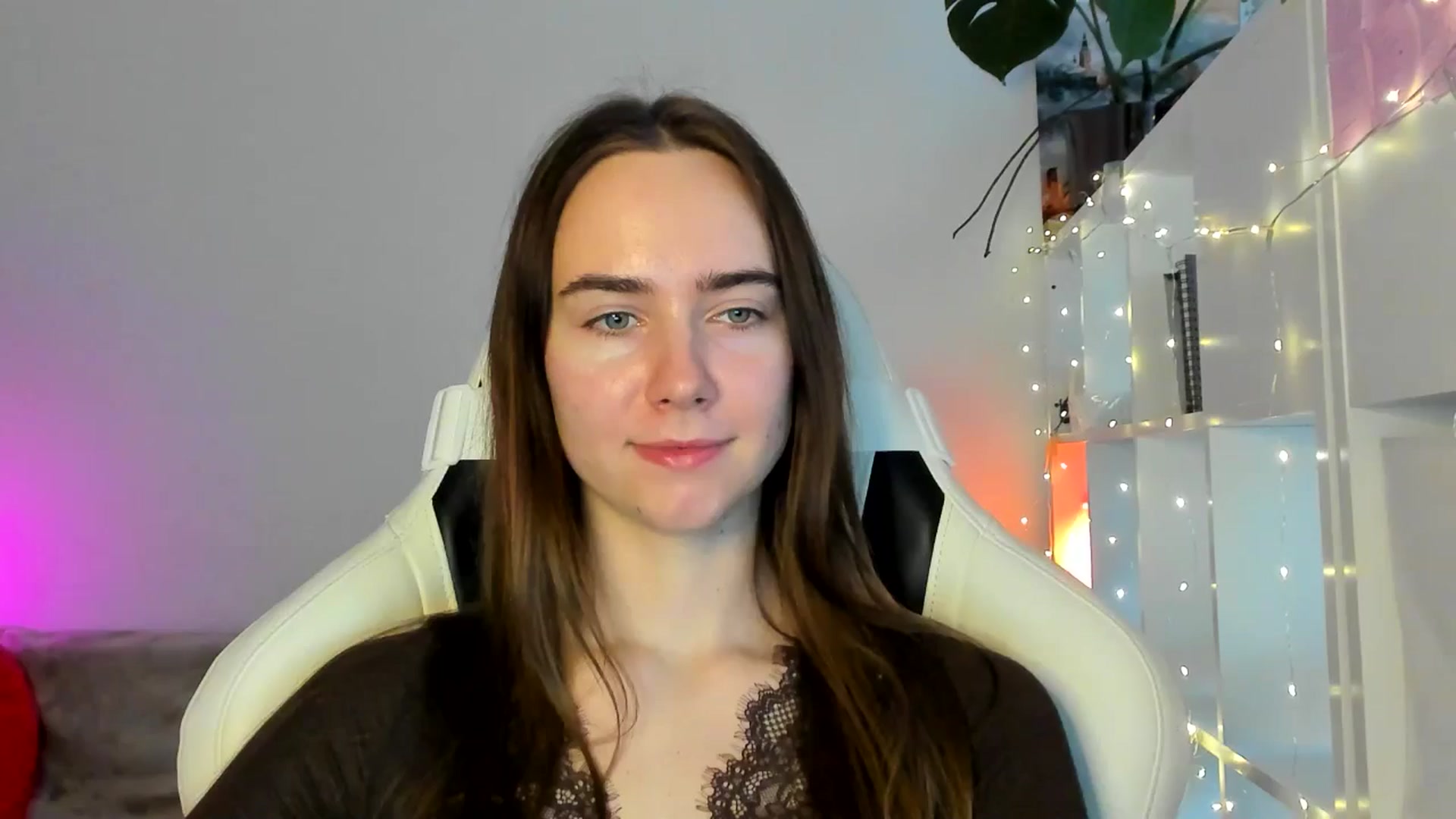 Gallery image thumbnail from OhAlisa's myfreecams stream on, 02/11/2026, 16:04 image 1 of 20