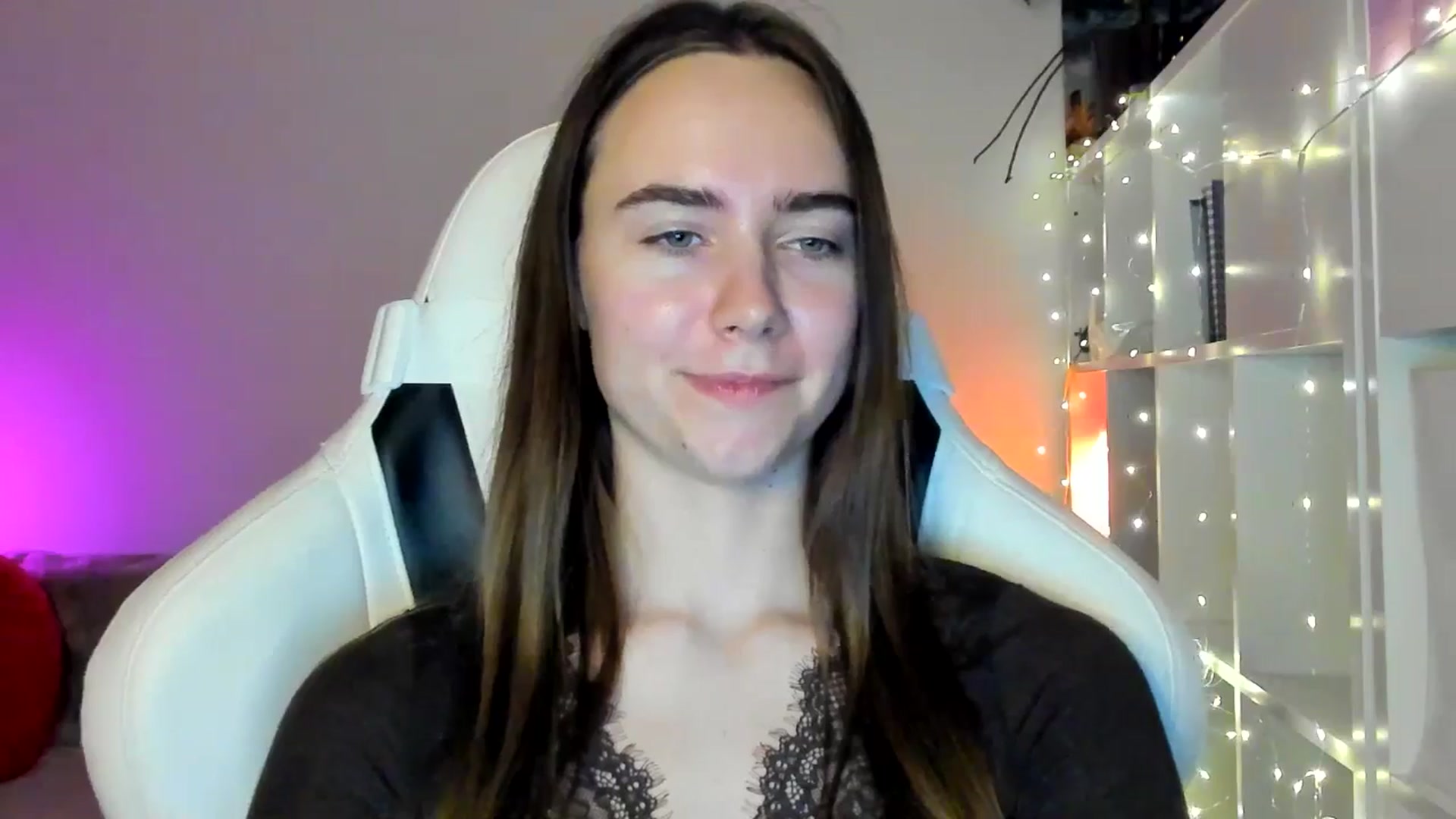 Gallery image thumbnail from OhAlisa's myfreecams stream on, 02/11/2026, 16:45 image 14 of 20