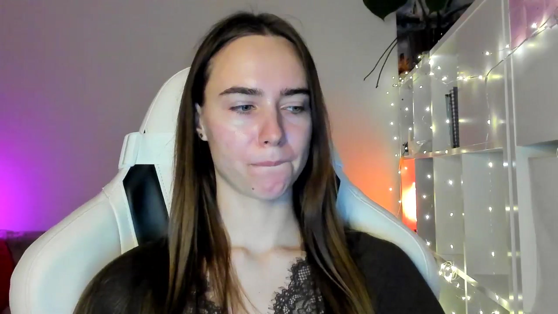 Gallery image thumbnail from OhAlisa's myfreecams stream on, 02/11/2026, 16:45 image 5 of 20