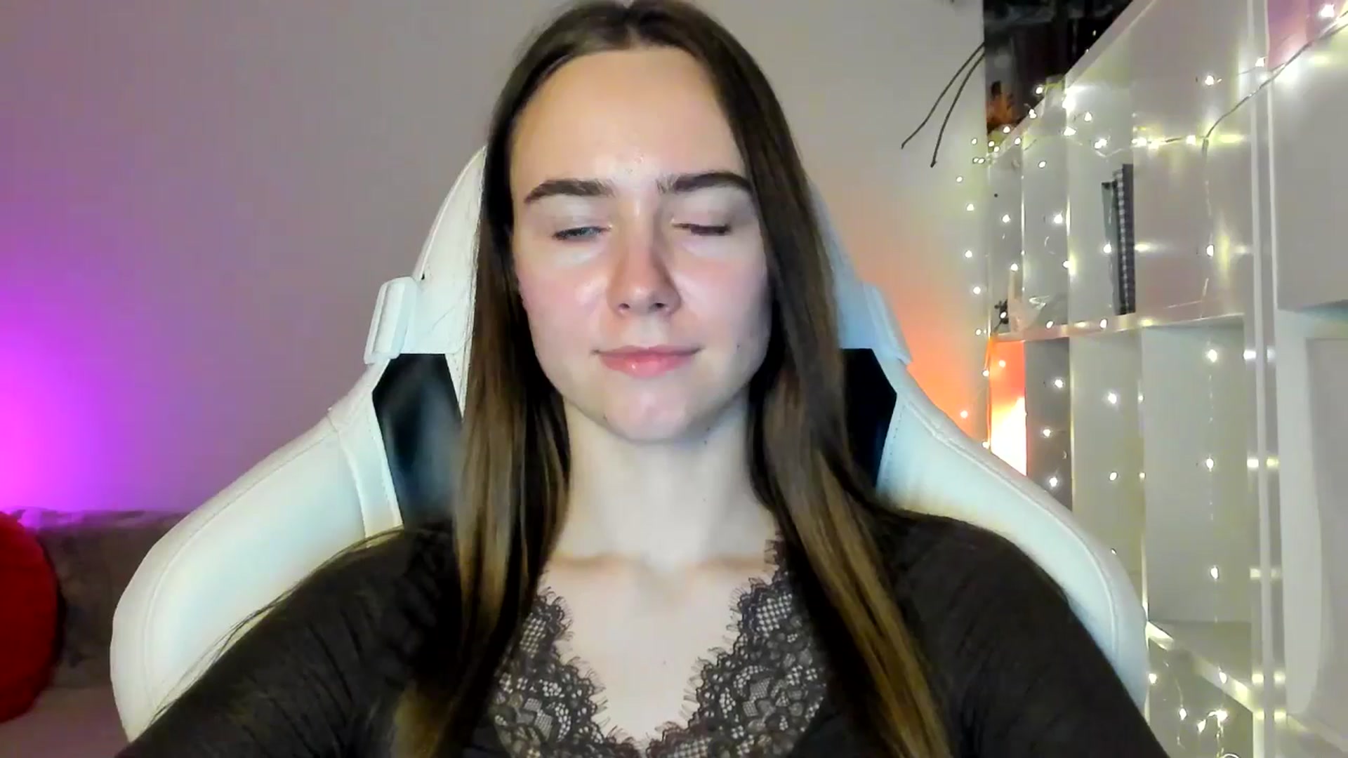 Gallery image thumbnail from OhAlisa's myfreecams stream on, 02/11/2026, 16:45 image 7 of 20