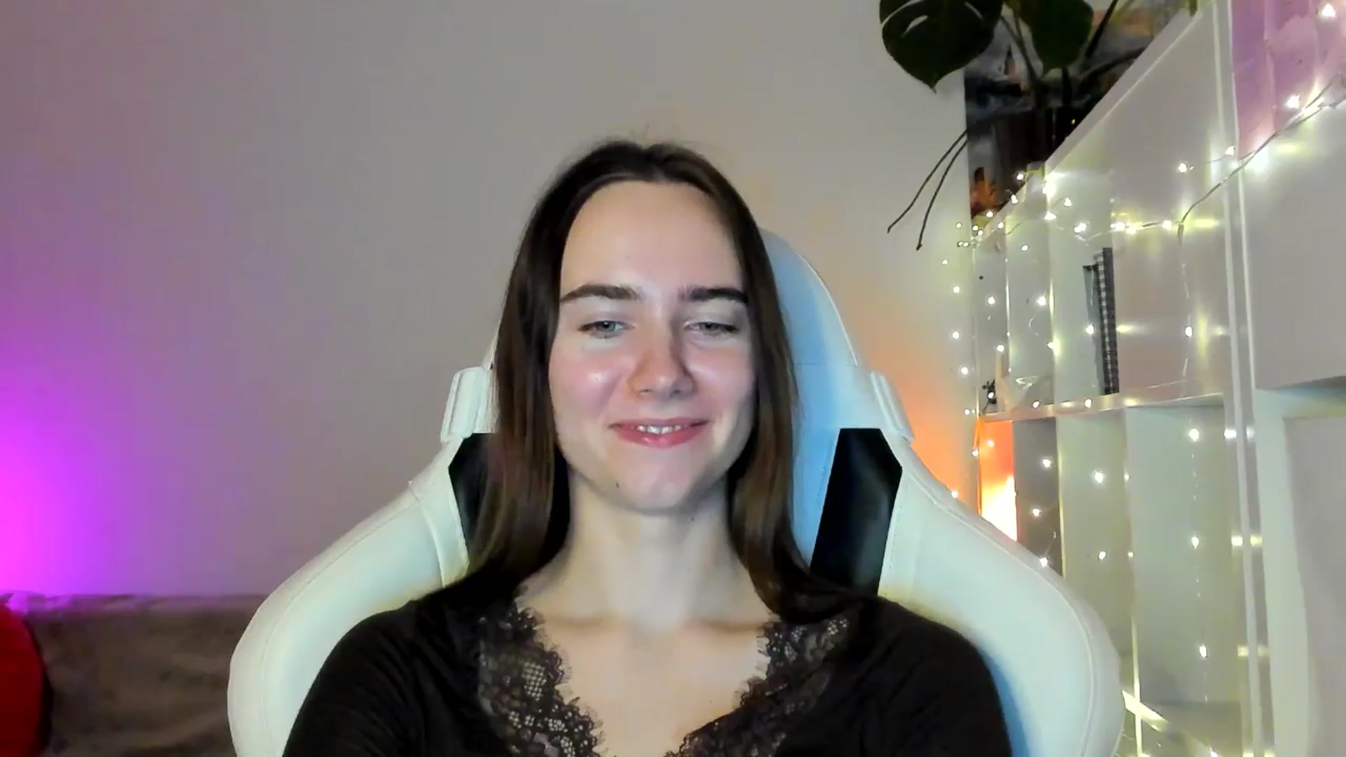 Gallery image thumbnail from OhAlisa's myfreecams stream on, 02/11/2026, 18:23 image 6 of 20
