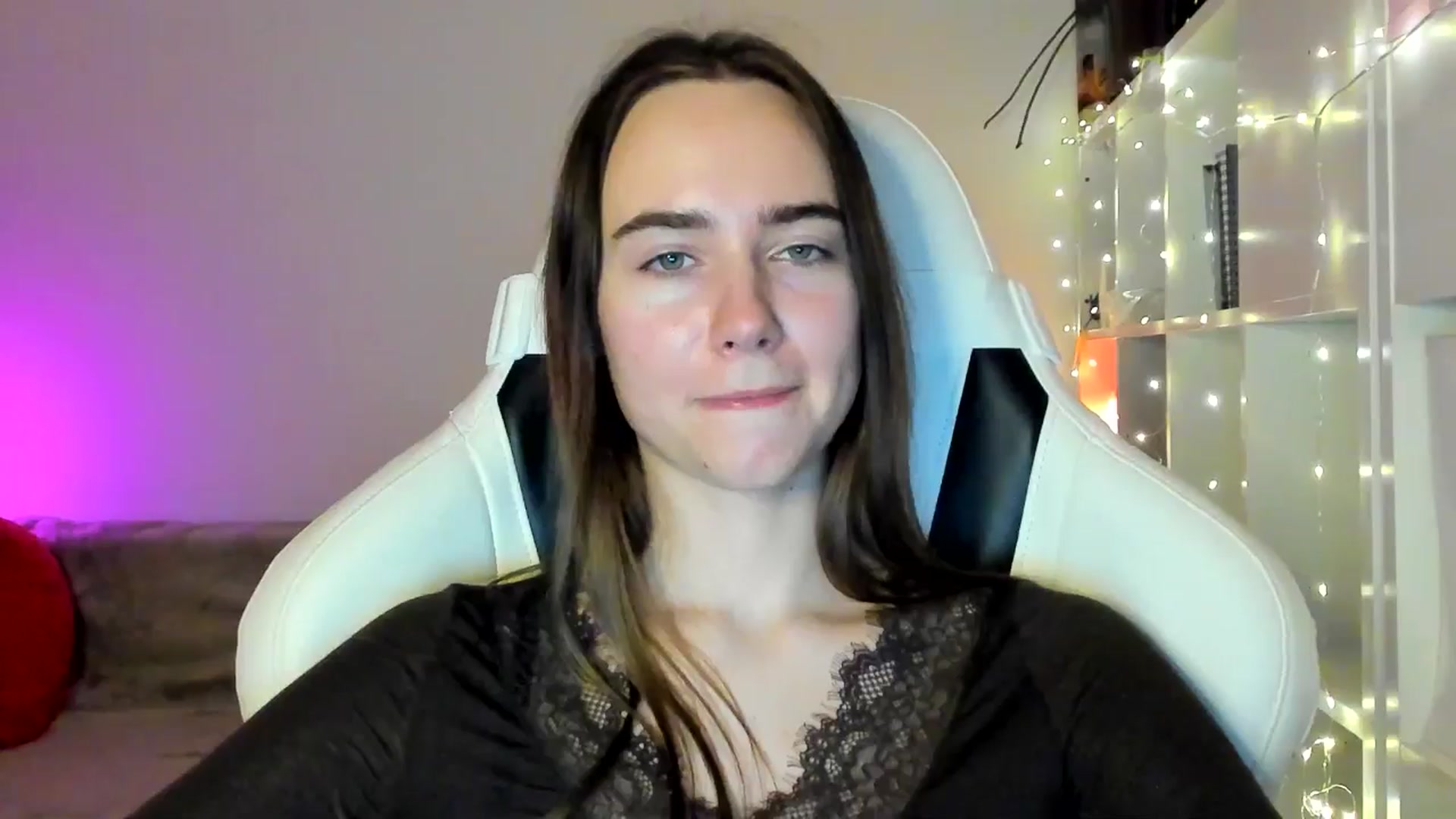 Gallery image thumbnail from OhAlisa's myfreecams stream on, 02/11/2026, 18:23 image 9 of 20