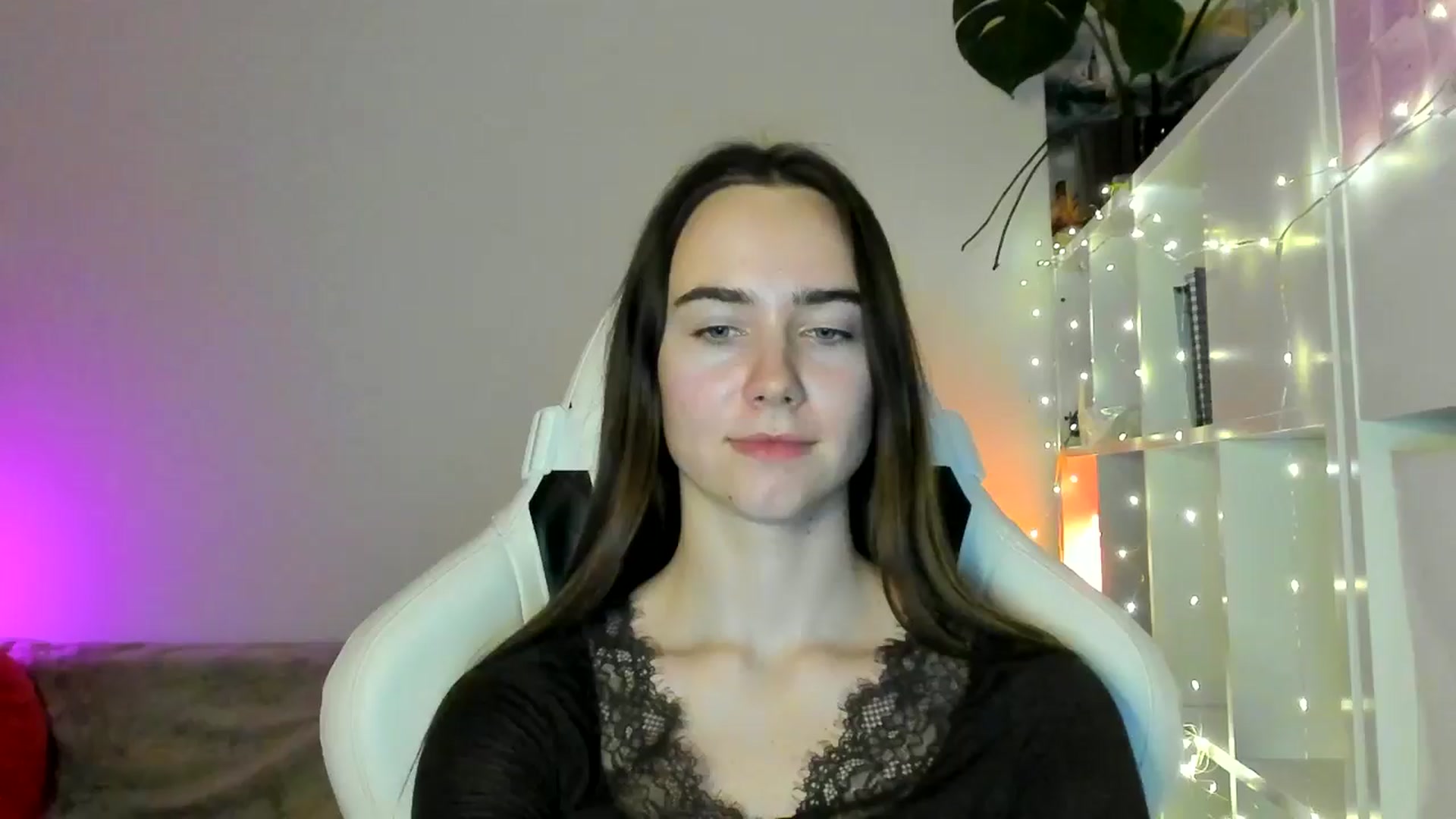 Gallery image thumbnail from OhAlisa's myfreecams stream on, 02/11/2026, 18:23 image 1 of 20