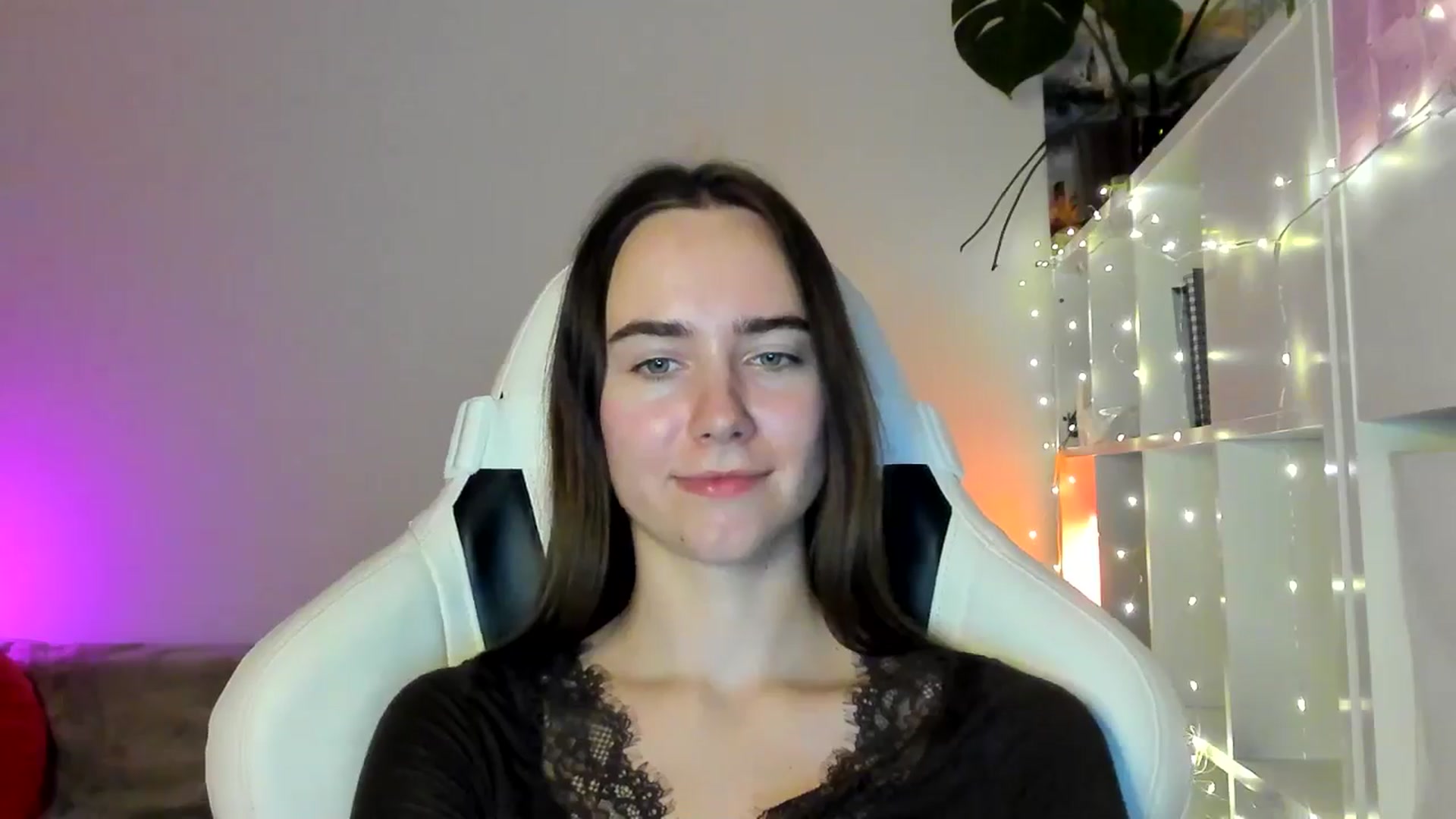 Gallery image thumbnail from OhAlisa's myfreecams stream on, 02/11/2026, 18:23 image 5 of 20
